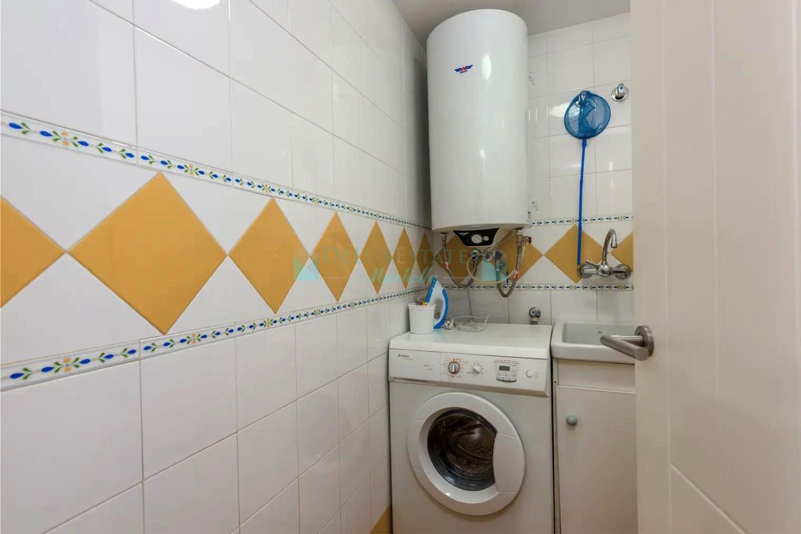 Ground Floor Apartment for sale in El Paraiso, Estepona