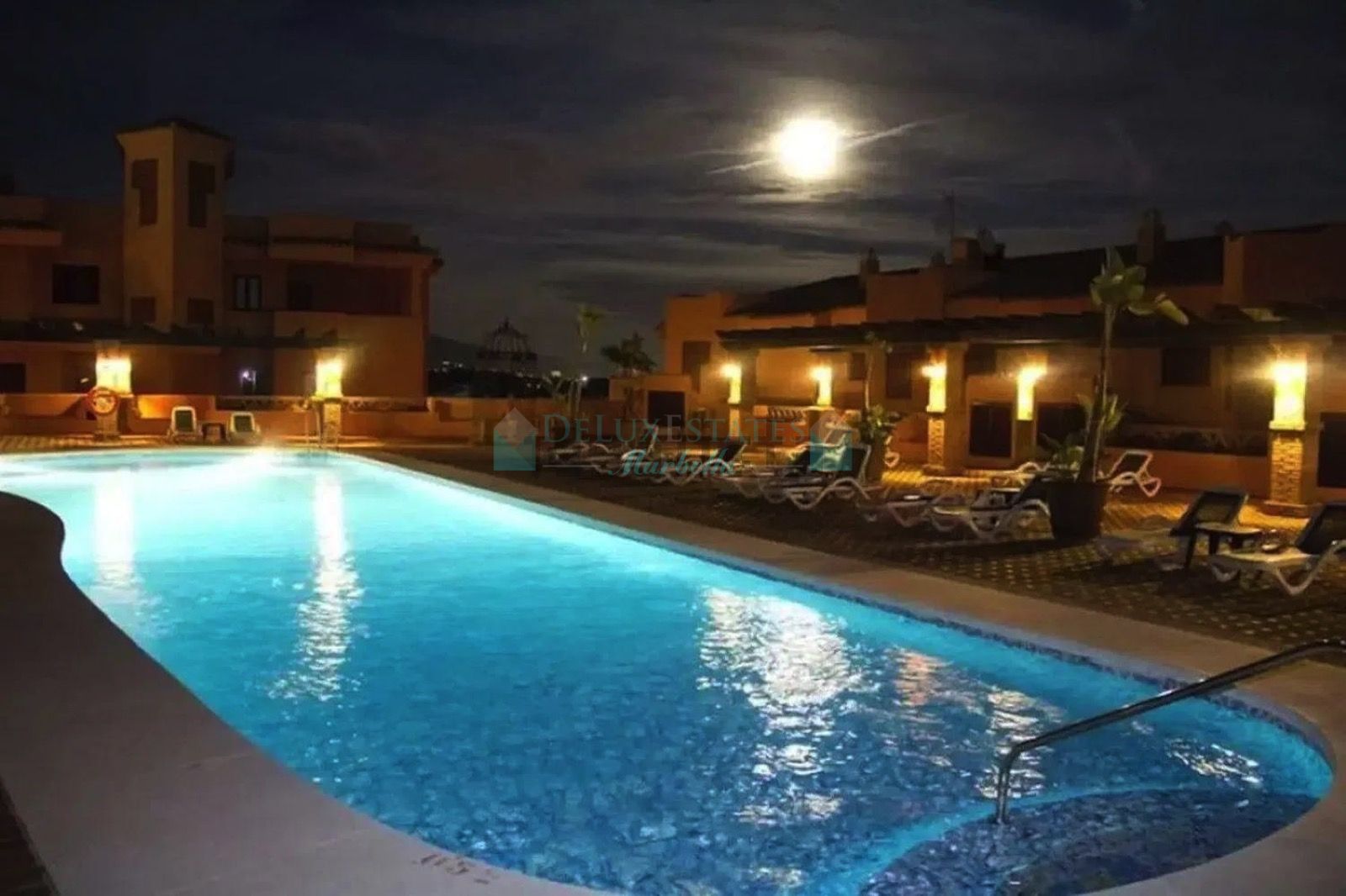 Ground Floor Apartment for sale in El Paraiso, Estepona