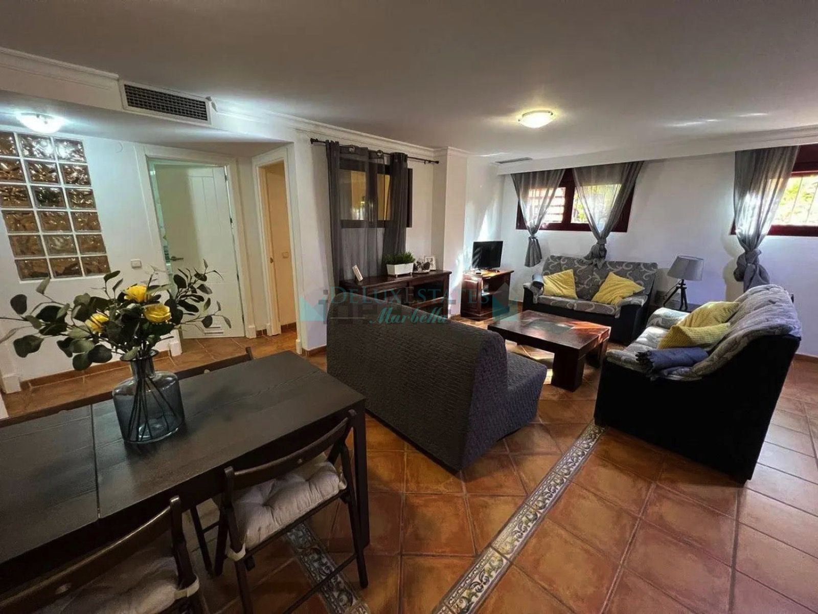 Ground Floor Apartment for sale in El Paraiso, Estepona