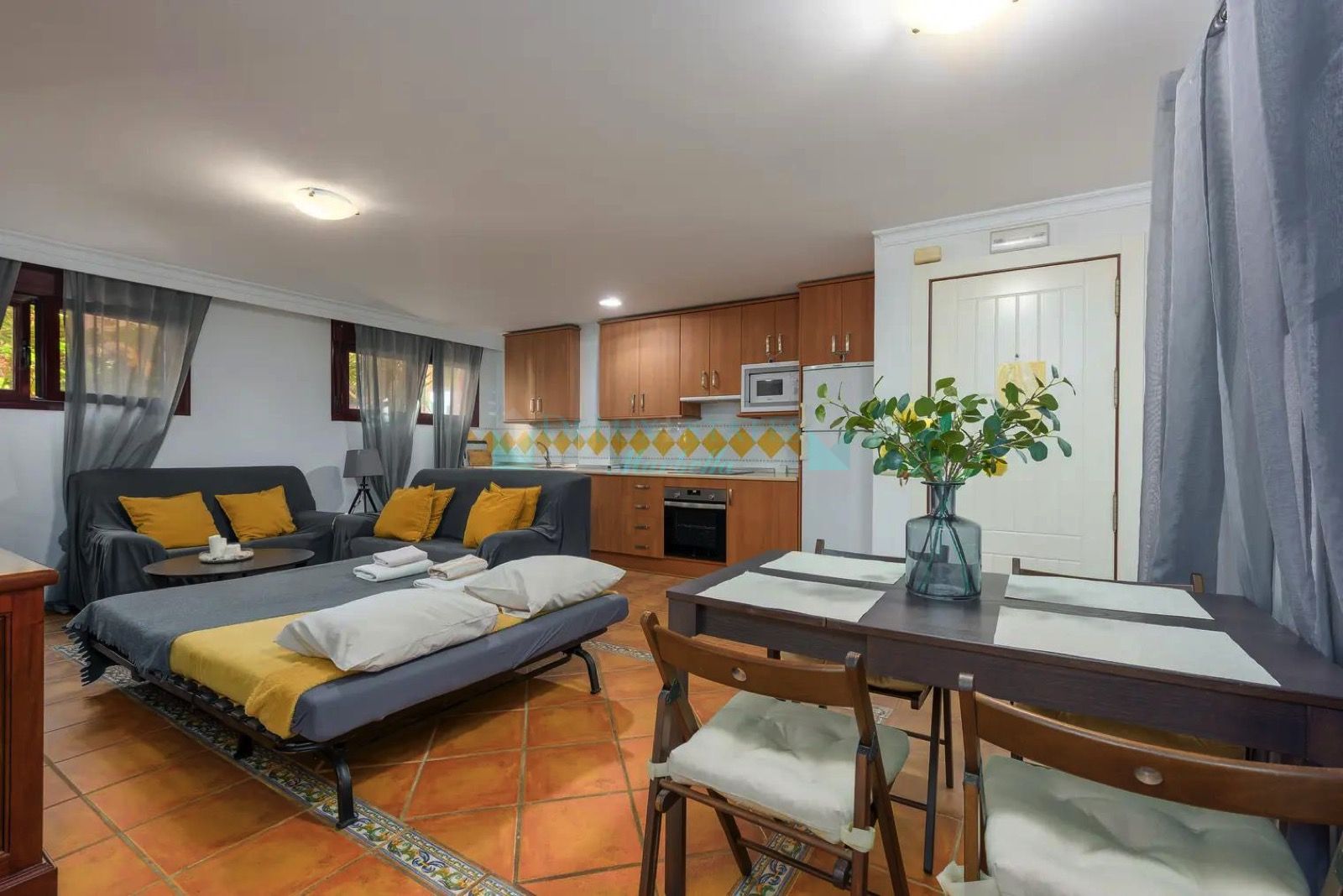 Ground Floor Apartment for sale in El Paraiso, Estepona