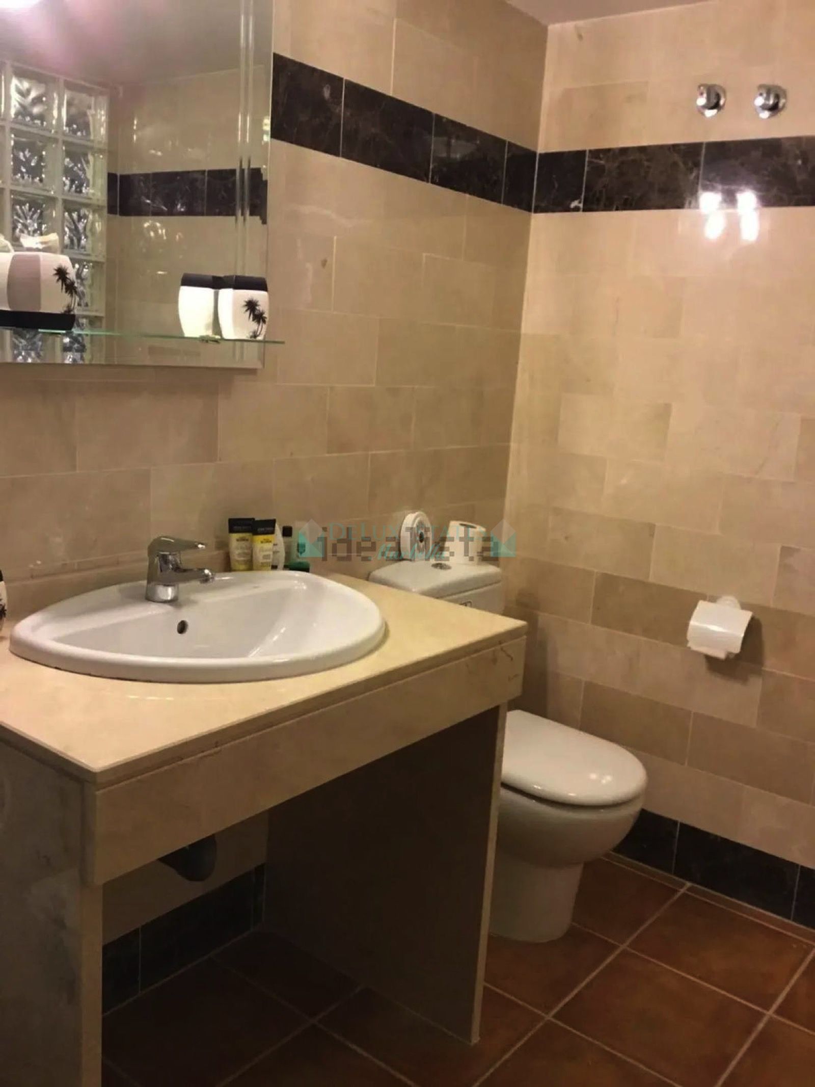 Ground Floor Apartment for sale in El Paraiso, Estepona