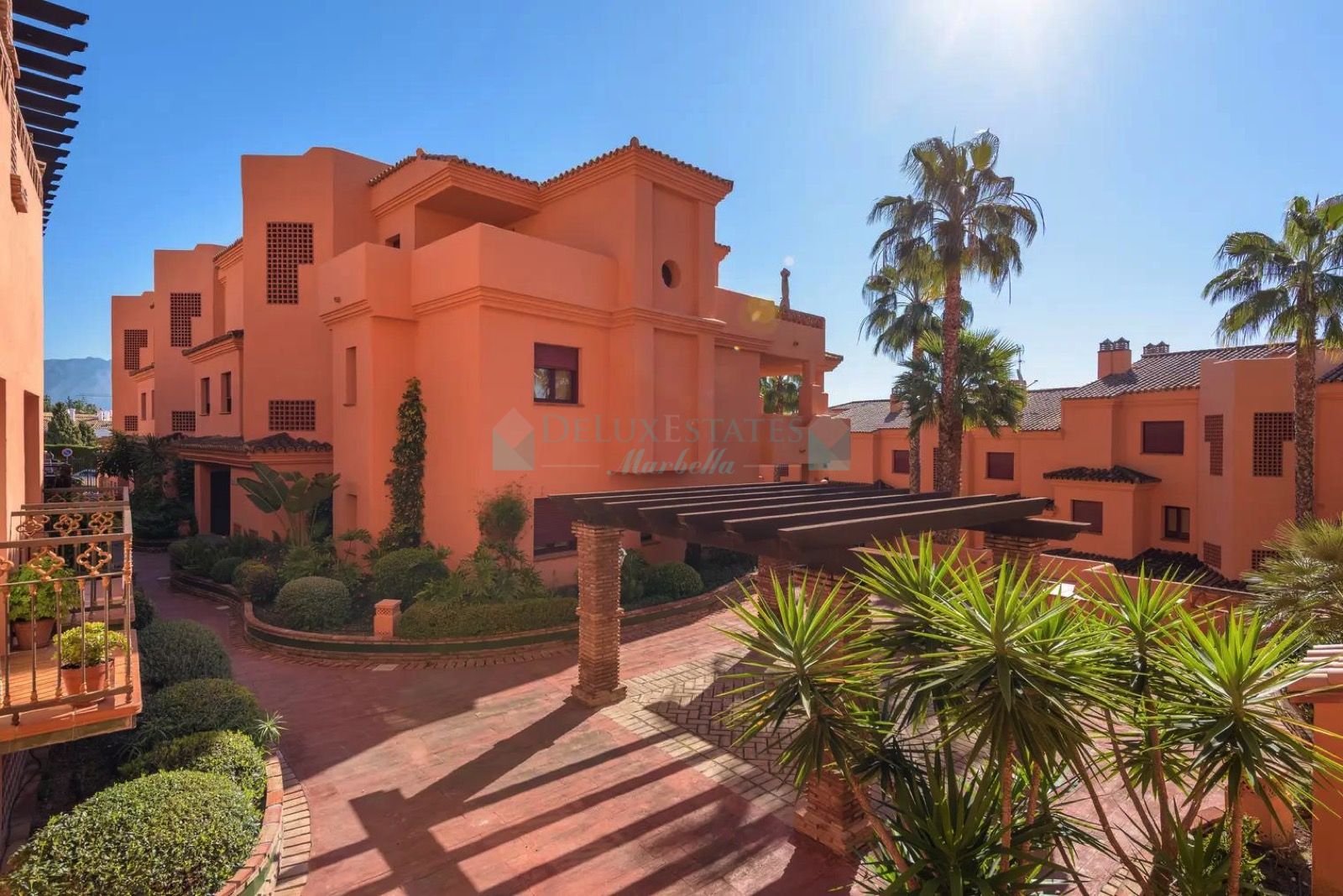 Ground Floor Apartment for sale in El Paraiso, Estepona