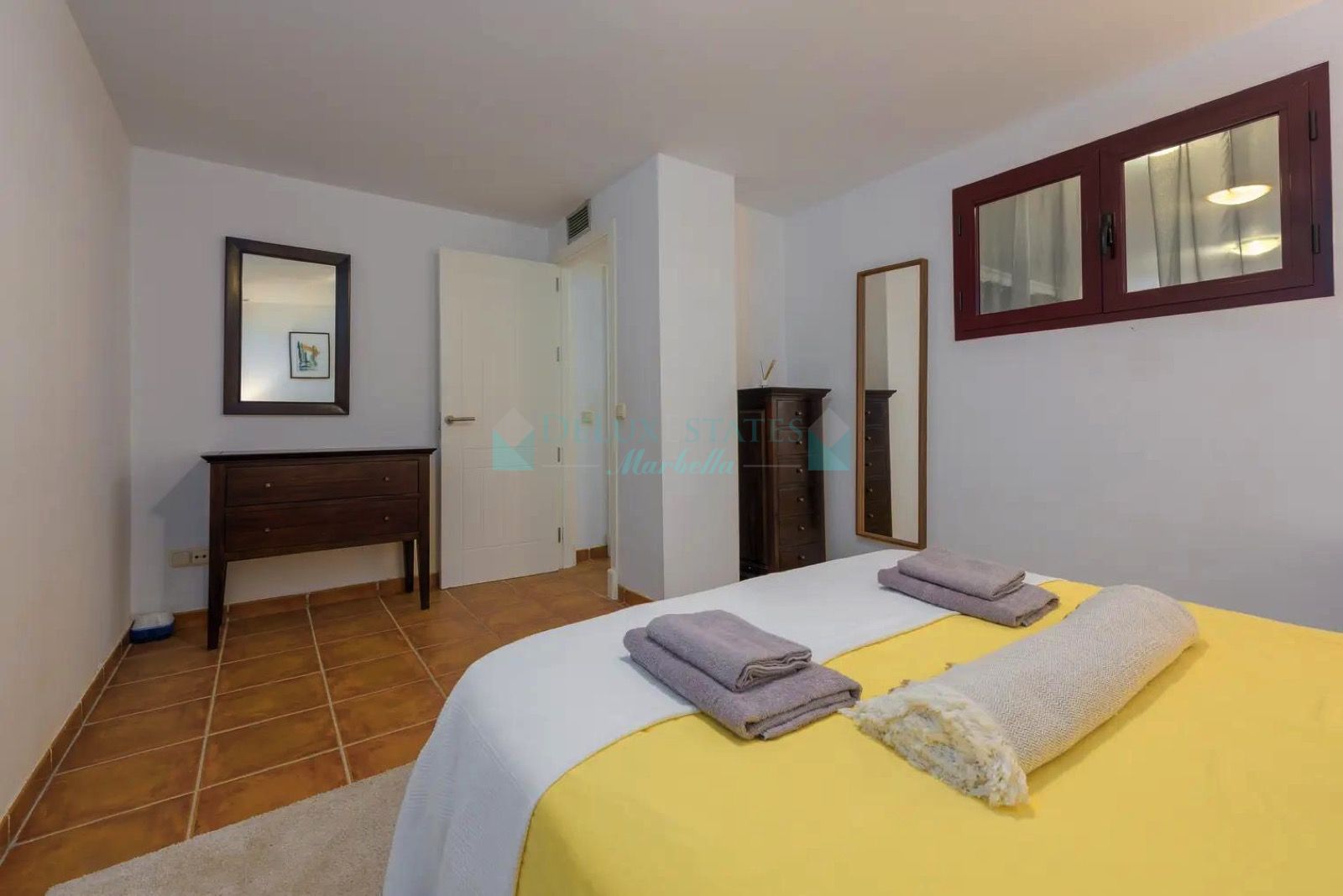 Ground Floor Apartment for sale in El Paraiso, Estepona