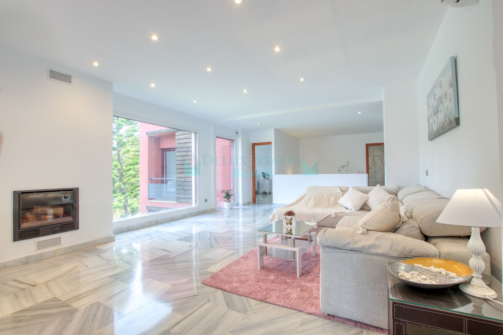 Villa for sale in Parque Botanico, Estepona