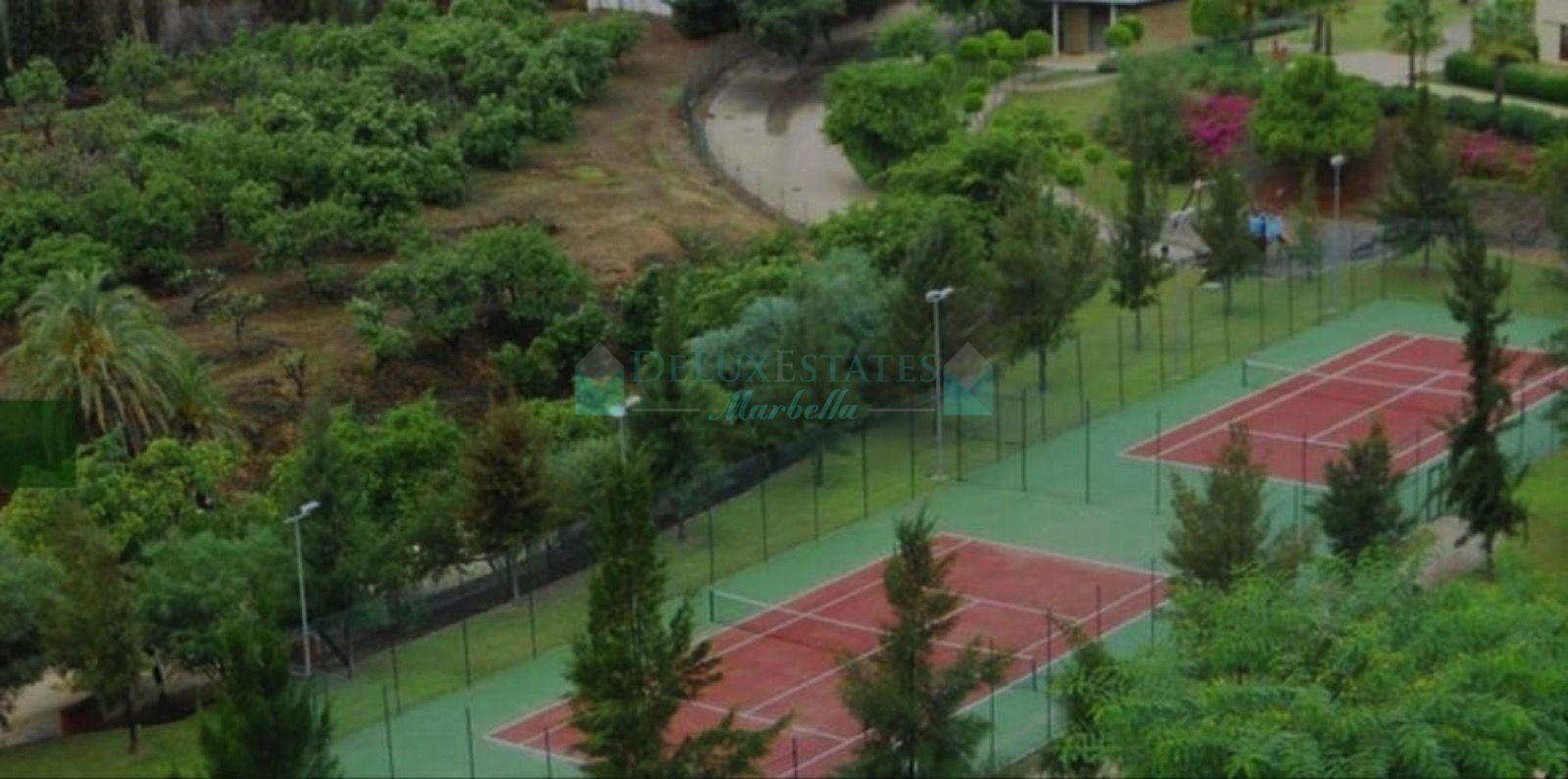 Villa for sale in Parque Botanico, Estepona