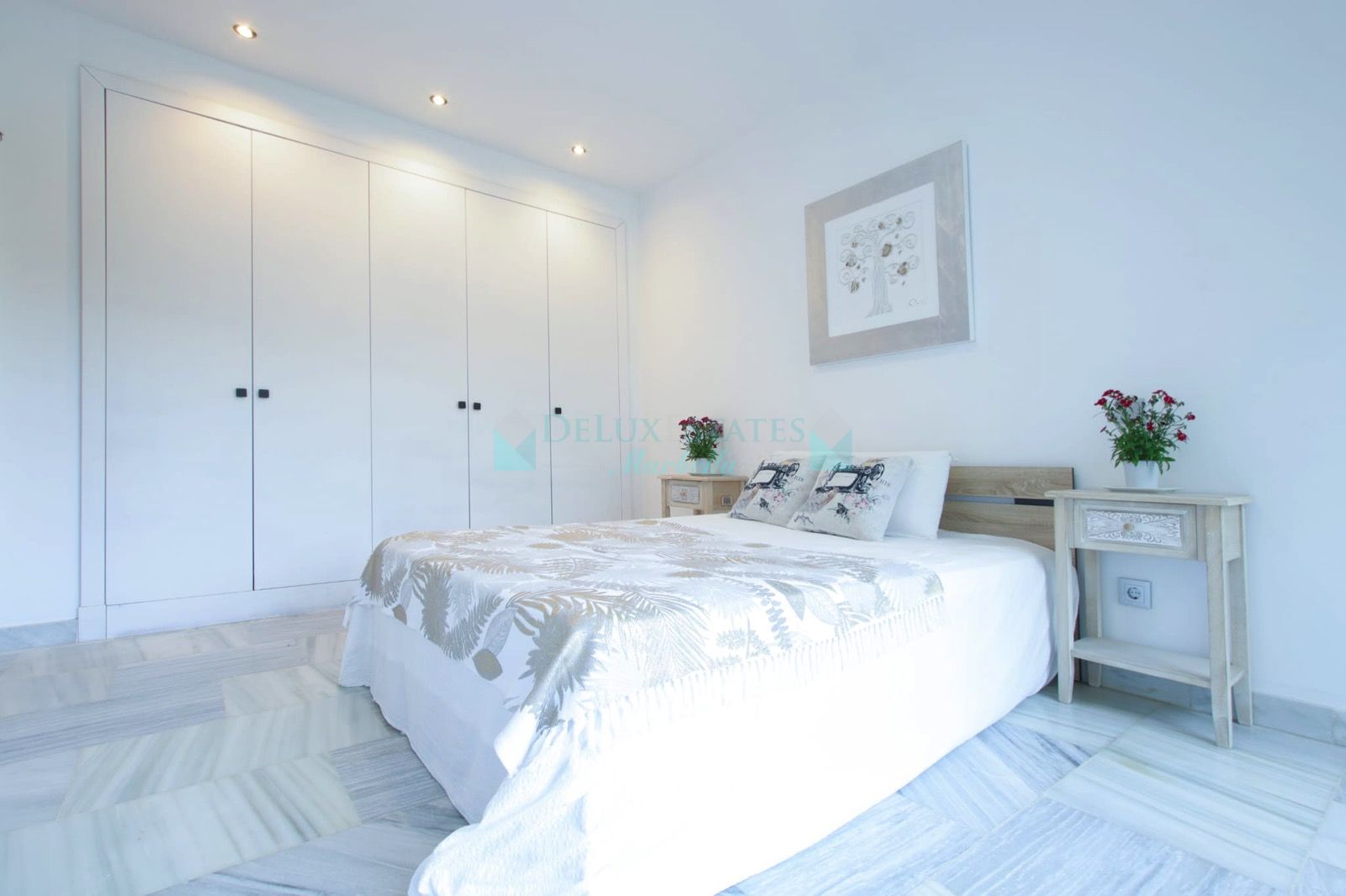 Villa for sale in Parque Botanico, Estepona