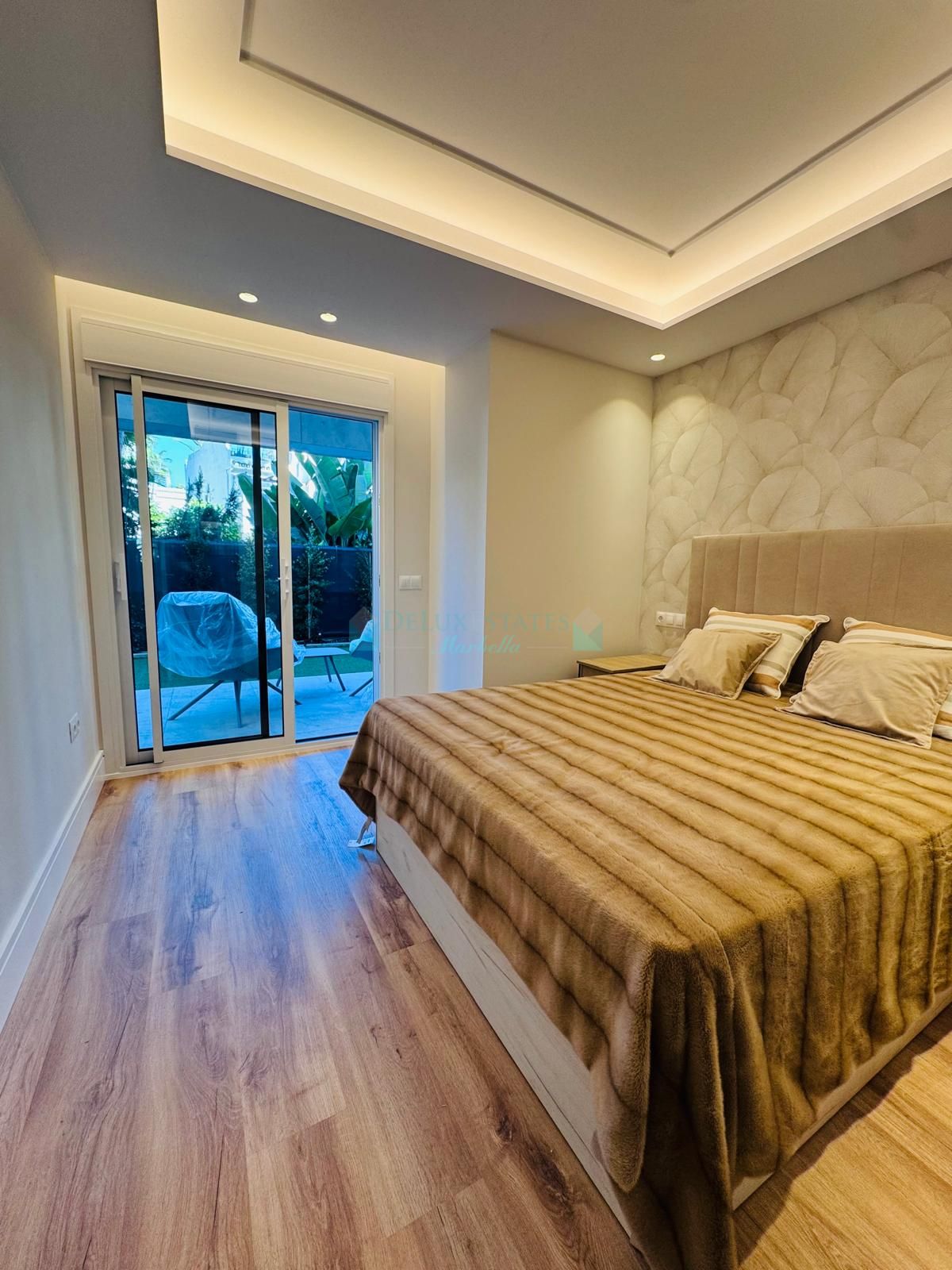 Ground Floor Apartment for sale in Cortijo Blanco, San Pedro de Alcantara