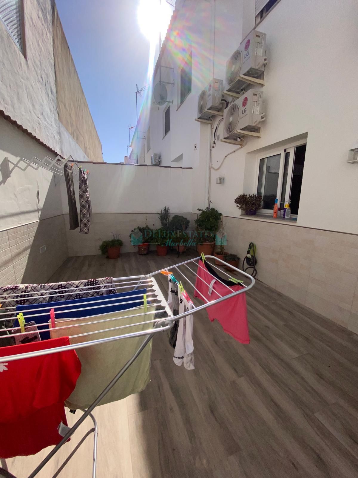 Town House for sale in Secadero, Casares