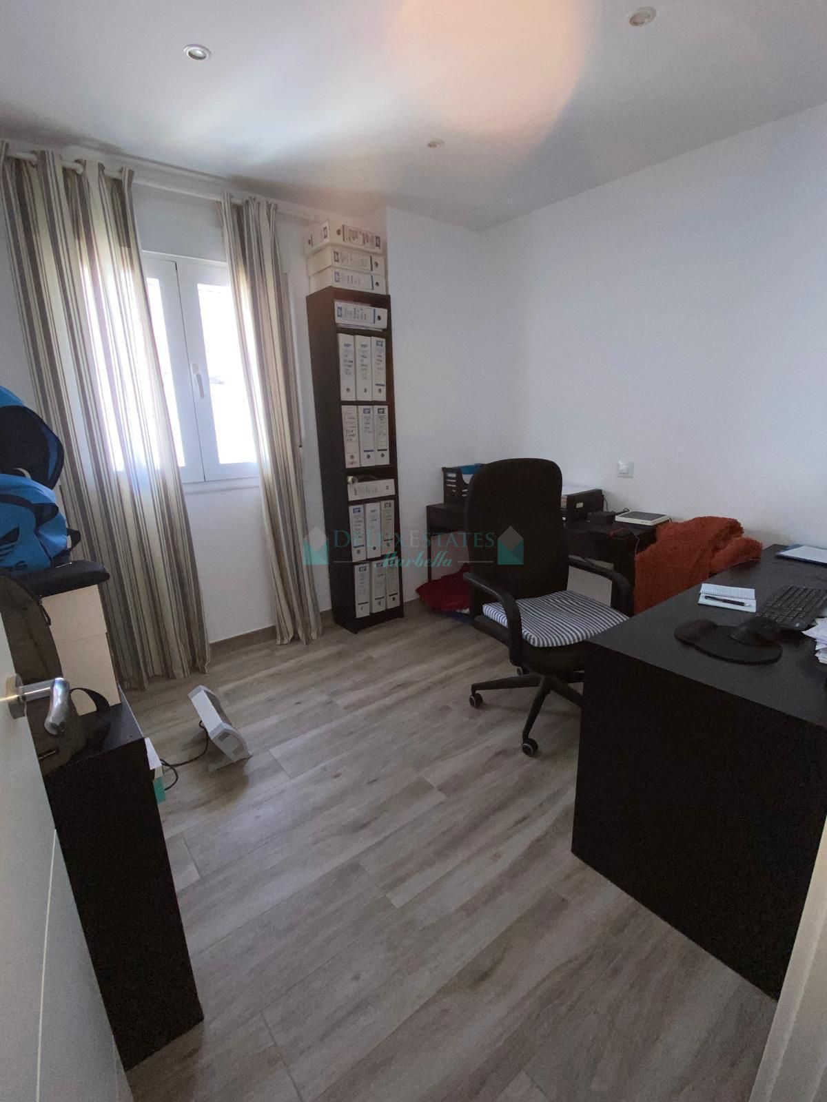 Town House for sale in Secadero, Casares