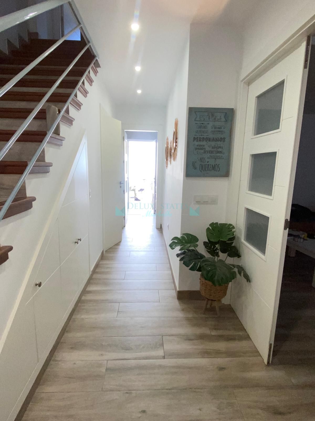 Town House for sale in Secadero, Casares