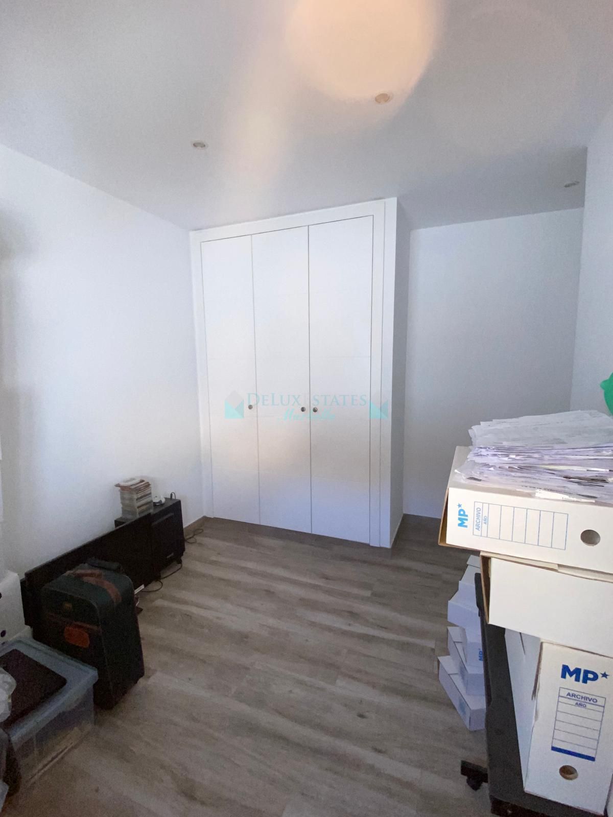 Town House for sale in Secadero, Casares