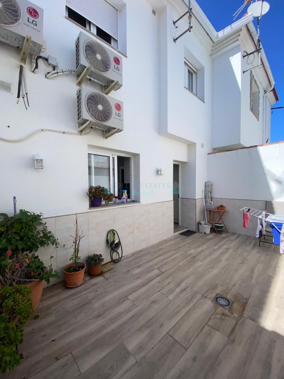 Town House for sale in Secadero, Casares