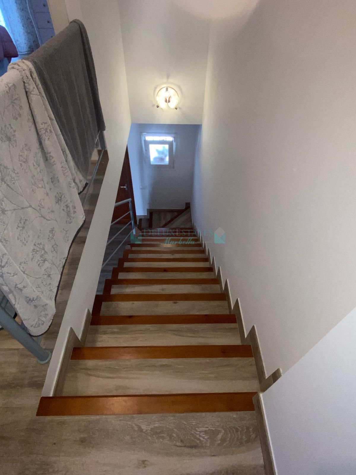 Town House for sale in Secadero, Casares