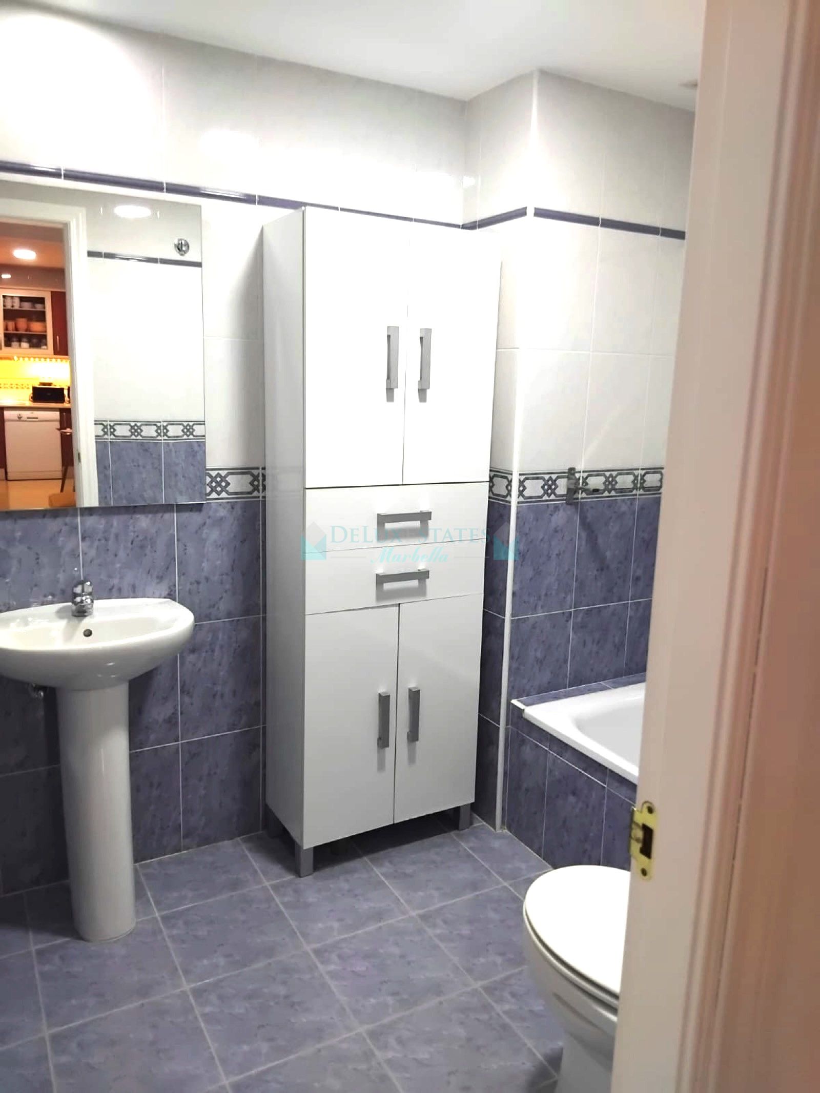 Apartment for sale in Sabinillas, Manilva