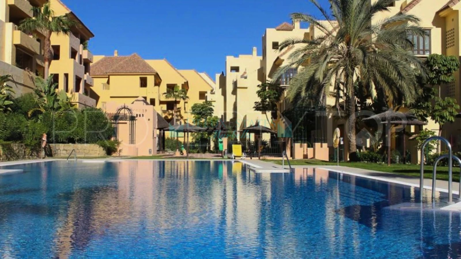 Penthouse for sale in Duquesa Village, Manilva