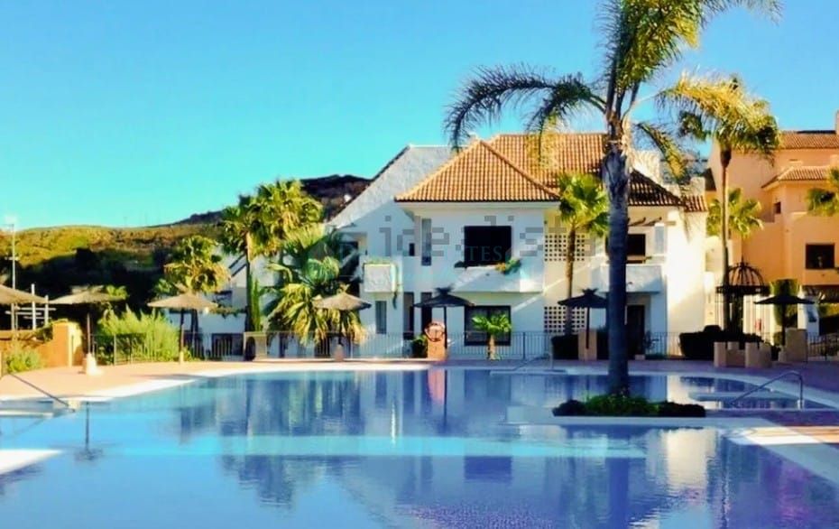 Penthouse for sale in Duquesa Village, Manilva