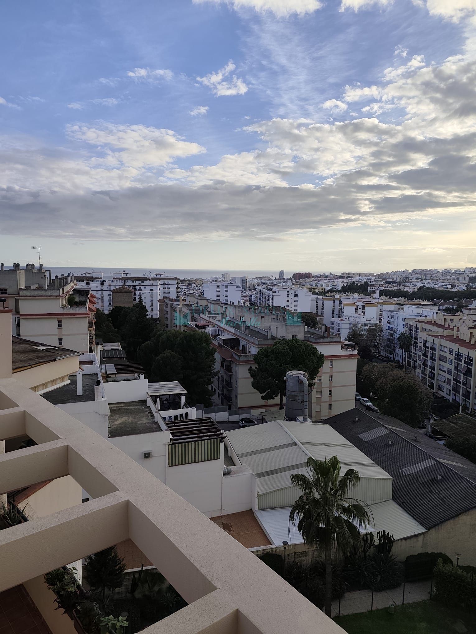 Ático en venta en Avda de Andalucia - Sierra de Estepona, Estepona