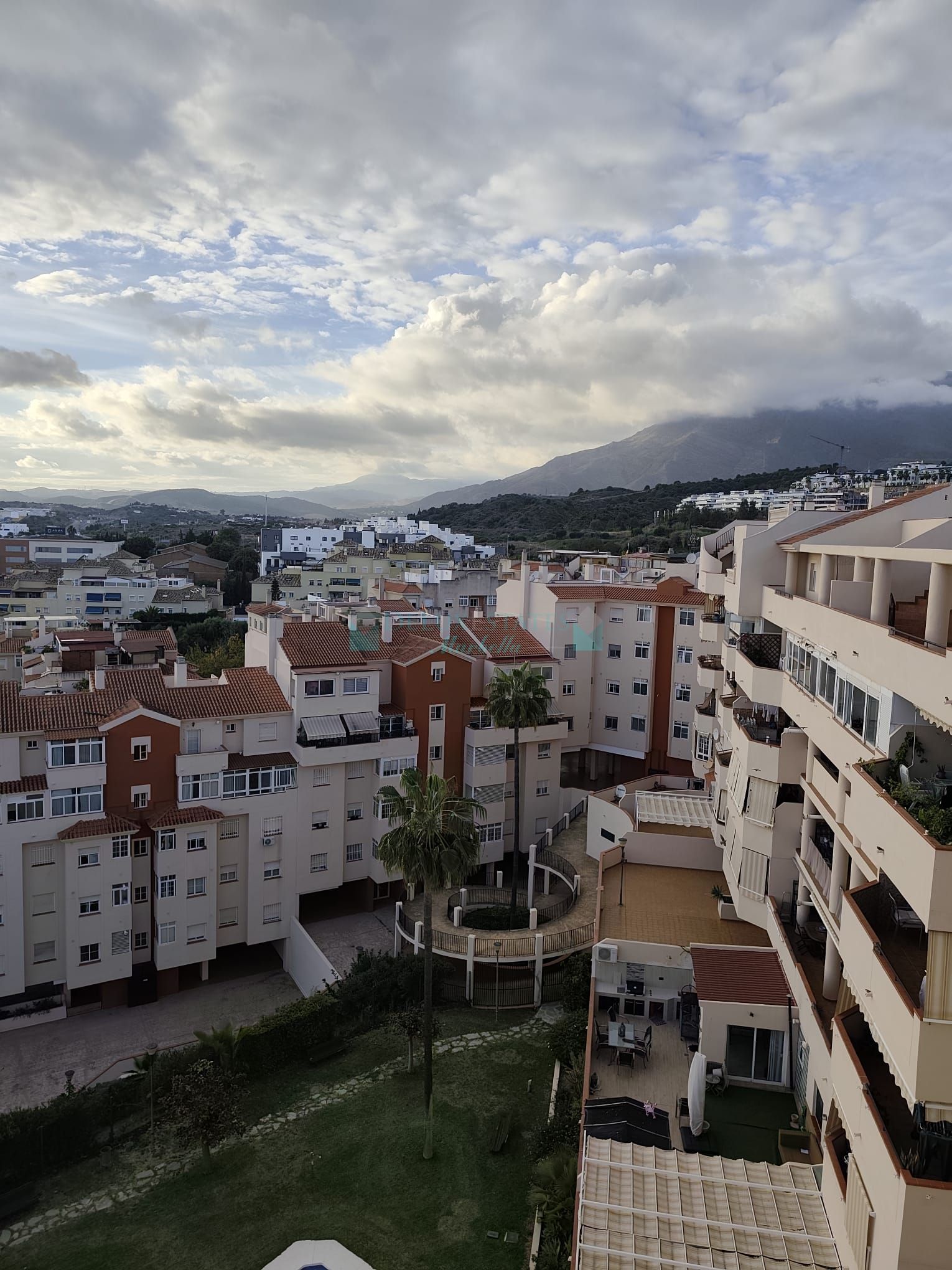 Ático en venta en Avda de Andalucia - Sierra de Estepona, Estepona