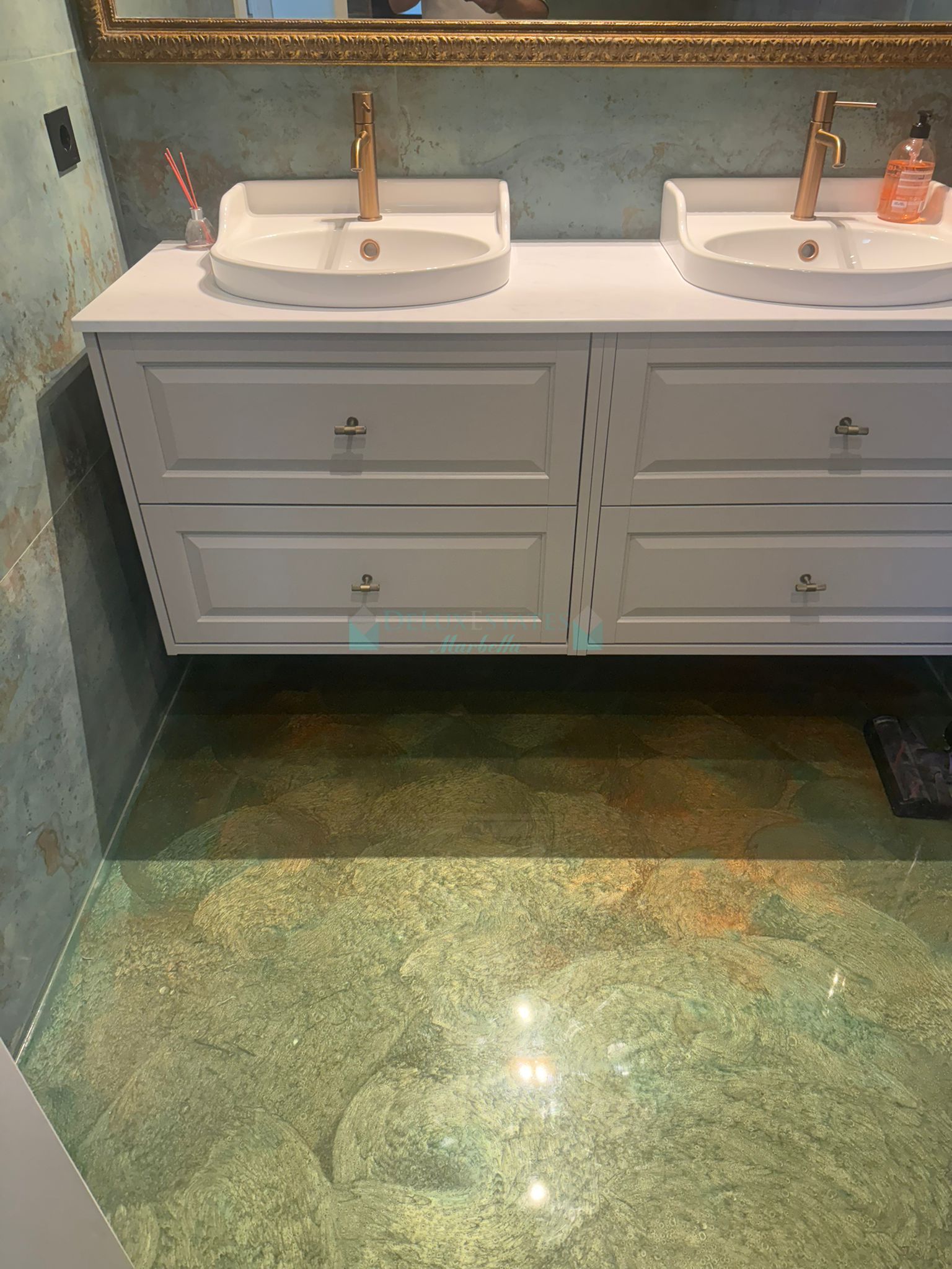 Apartment for sale in La Heredia, Benahavis