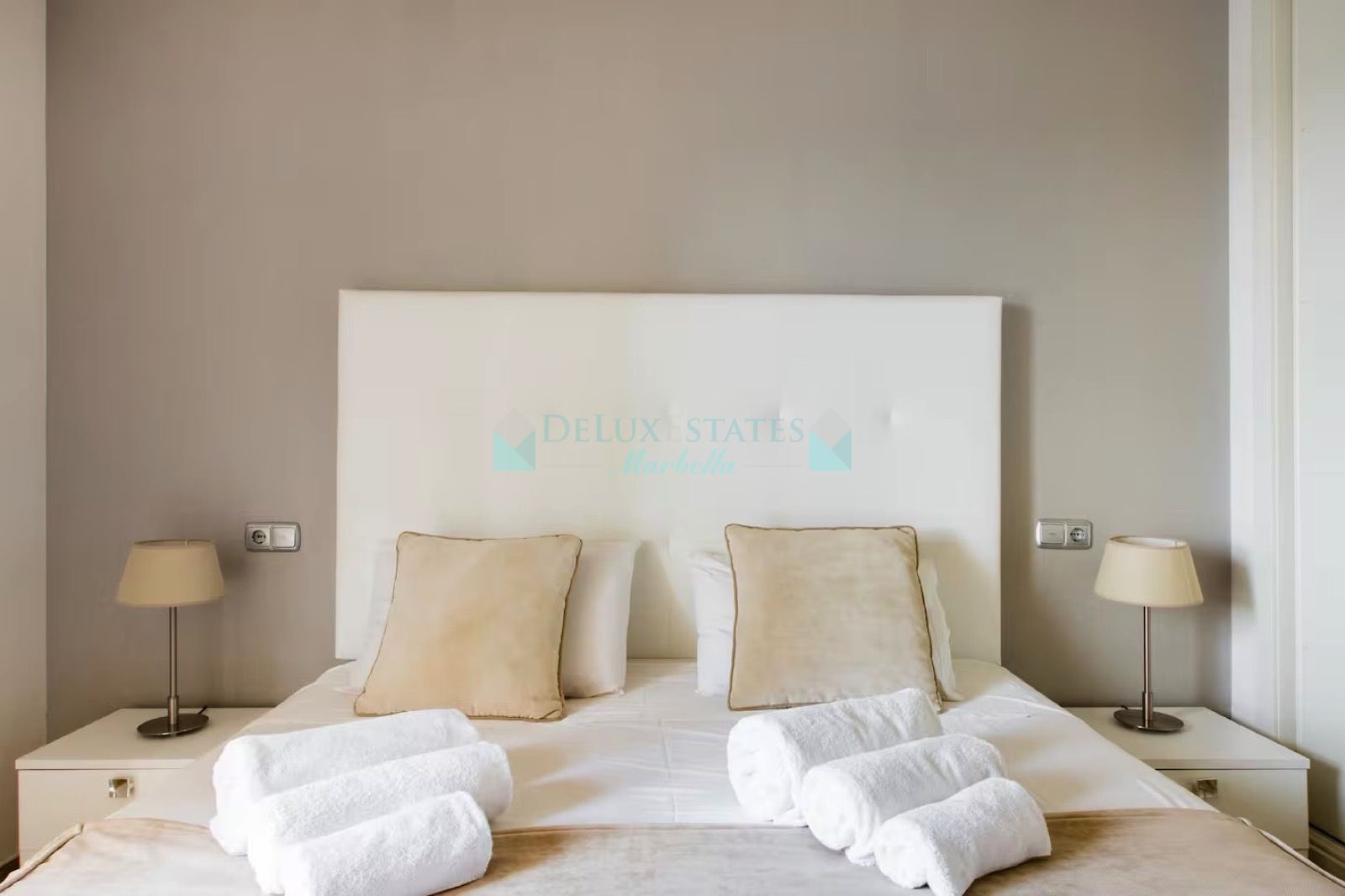 Town House for sale in Altos del Rodeo, Nueva Andalucia