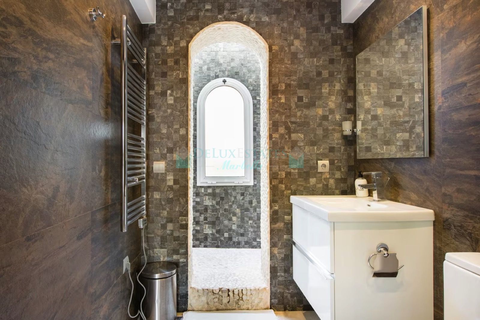 Town House for sale in Altos del Rodeo, Nueva Andalucia