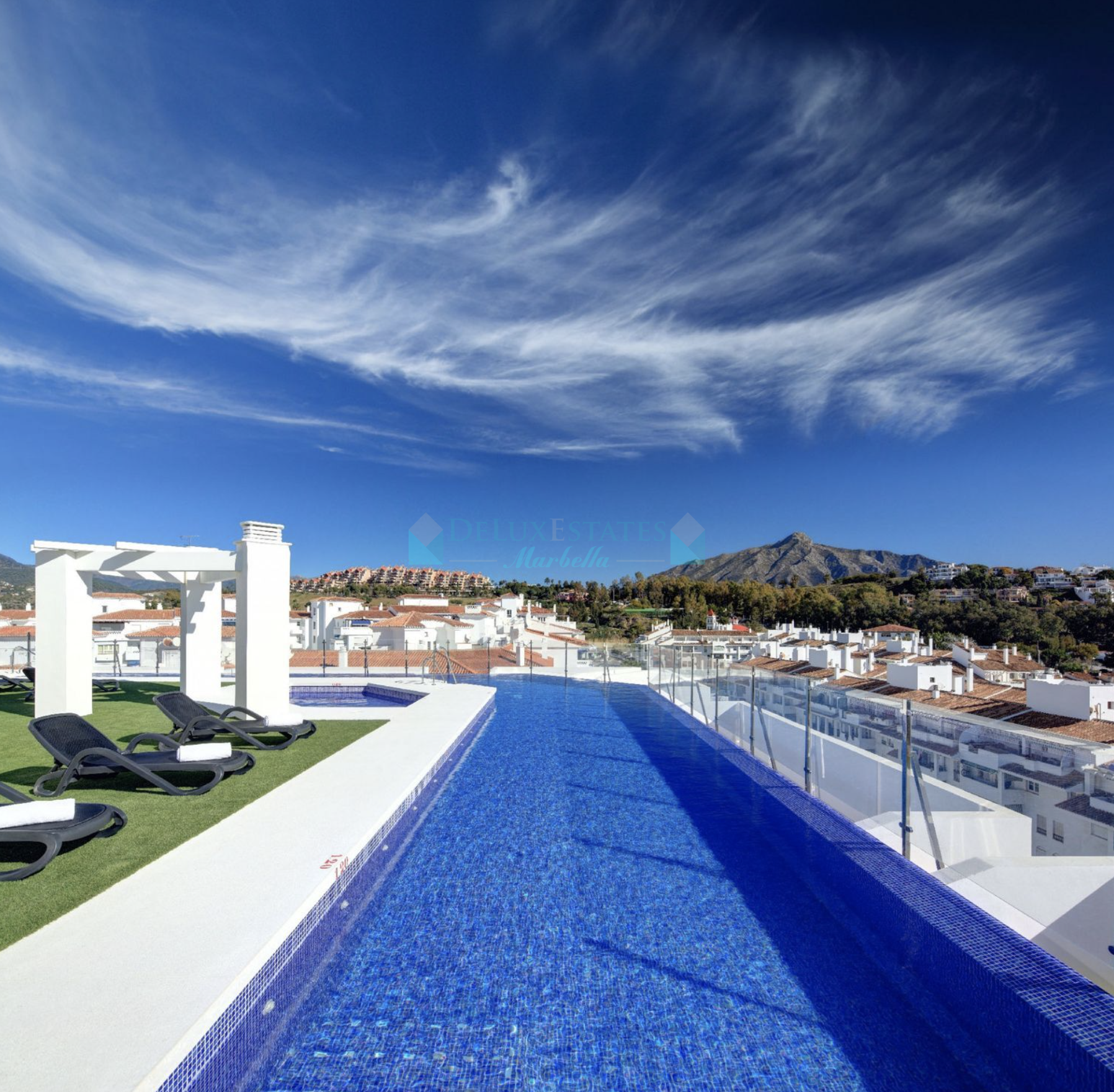 Penthouse for rent in Nueva Andalucia
