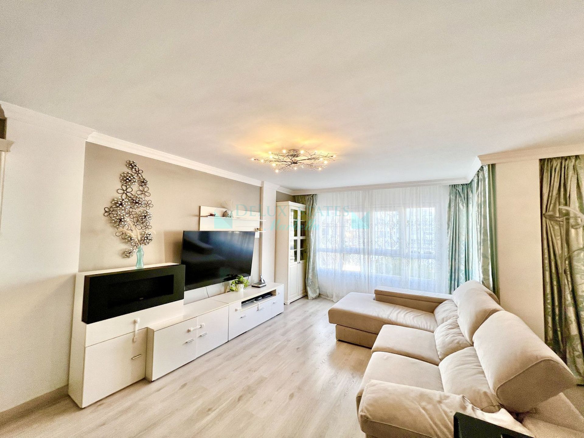 Apartment for sale in La Campana, Nueva Andalucia