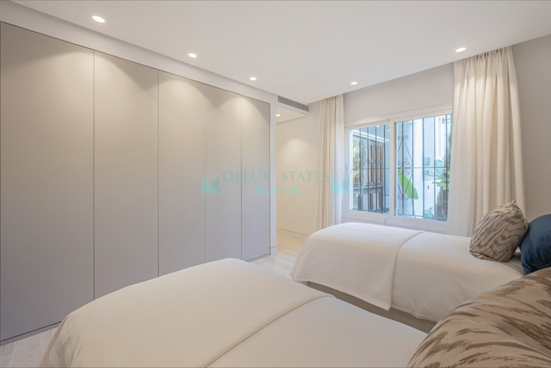 Apartamento Planta Baja en venta en Puente Romano, Marbella Golden Mile