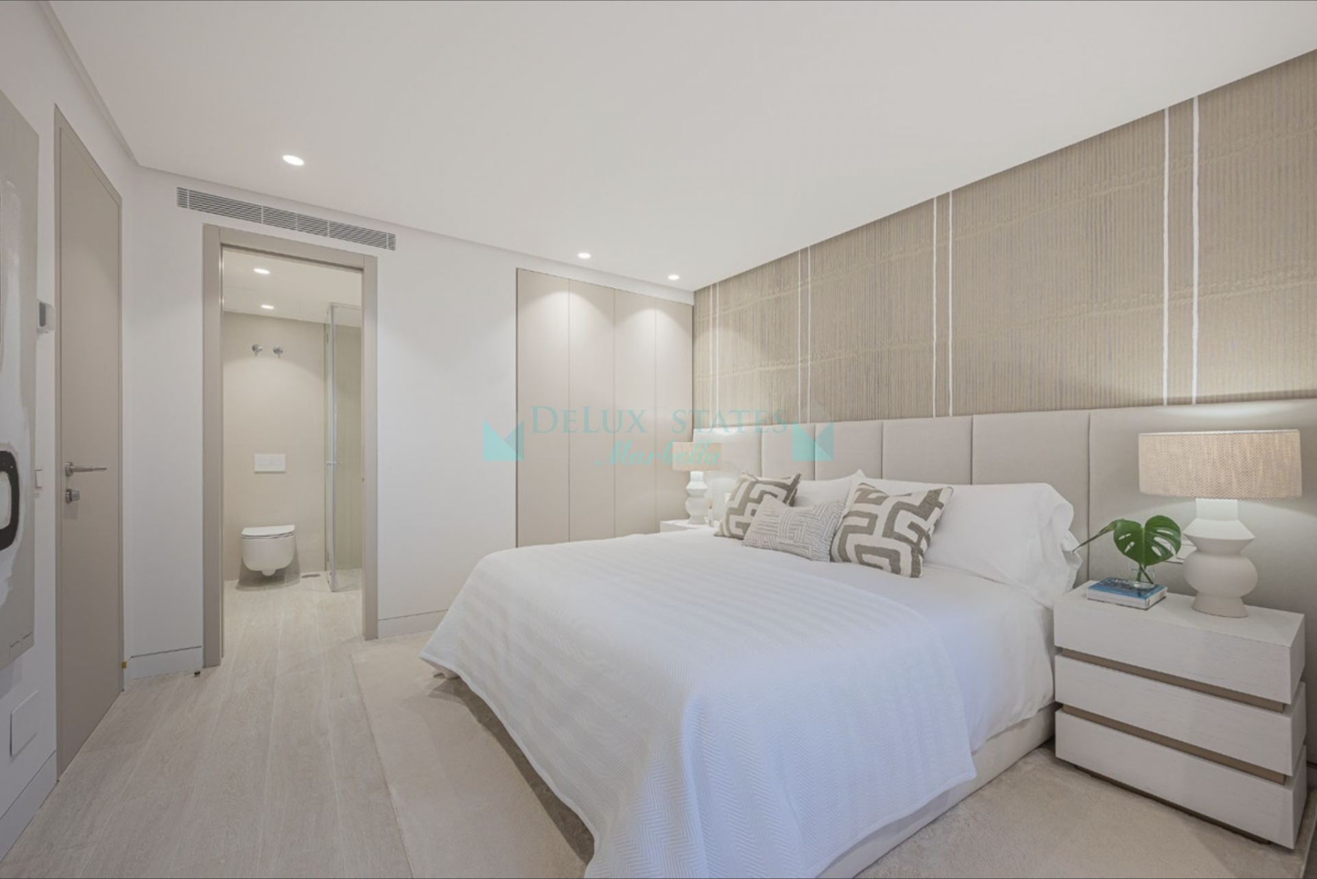 Apartamento Planta Baja en venta en Puente Romano, Marbella Golden Mile