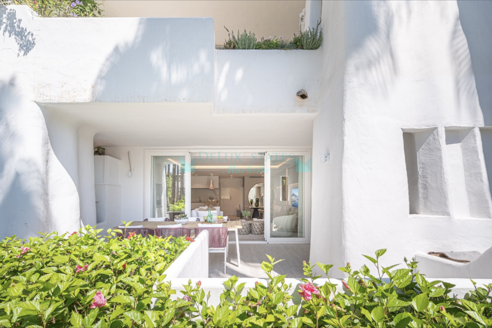 Ground Floor Apartment for sale in Puente Romano, Marbella Golden Mile