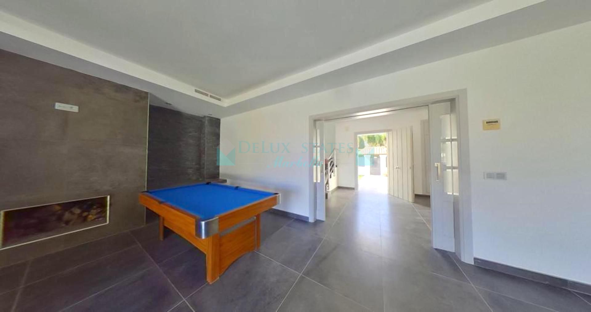 Villa for rent in Nueva Andalucia