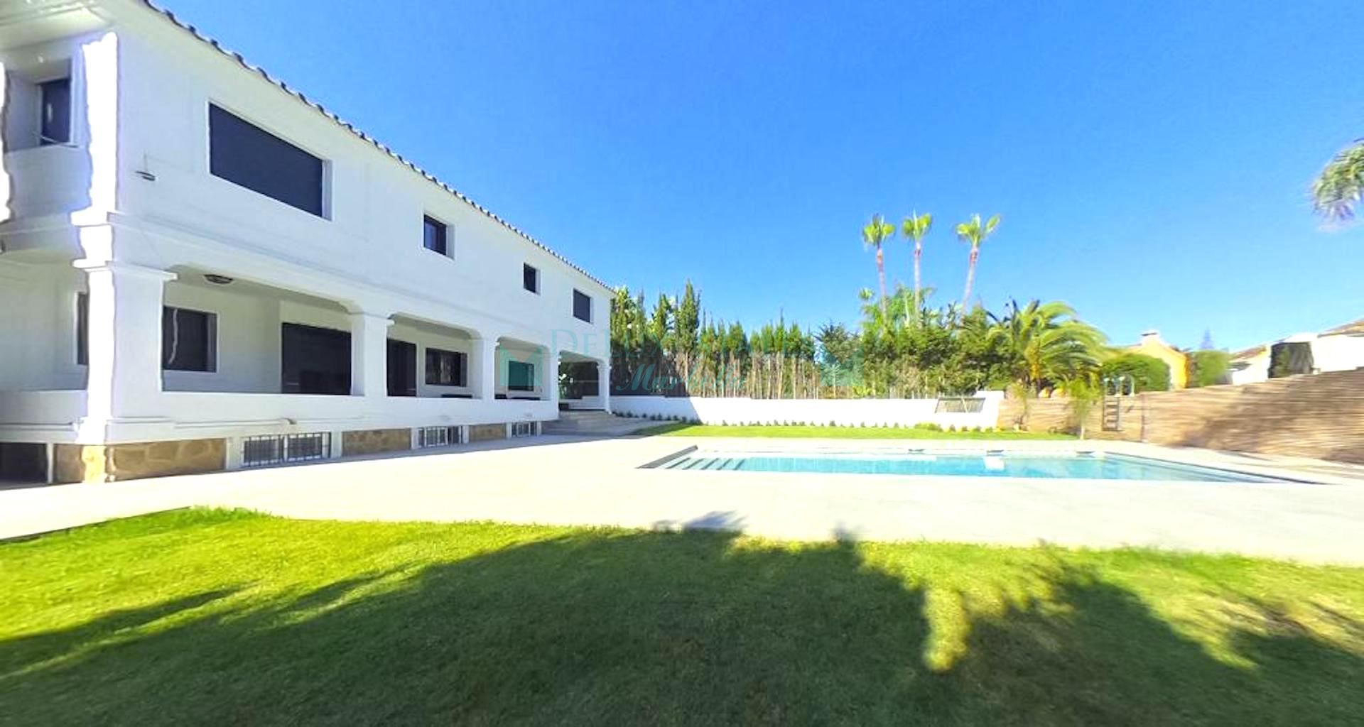 Villa for rent in Nueva Andalucia