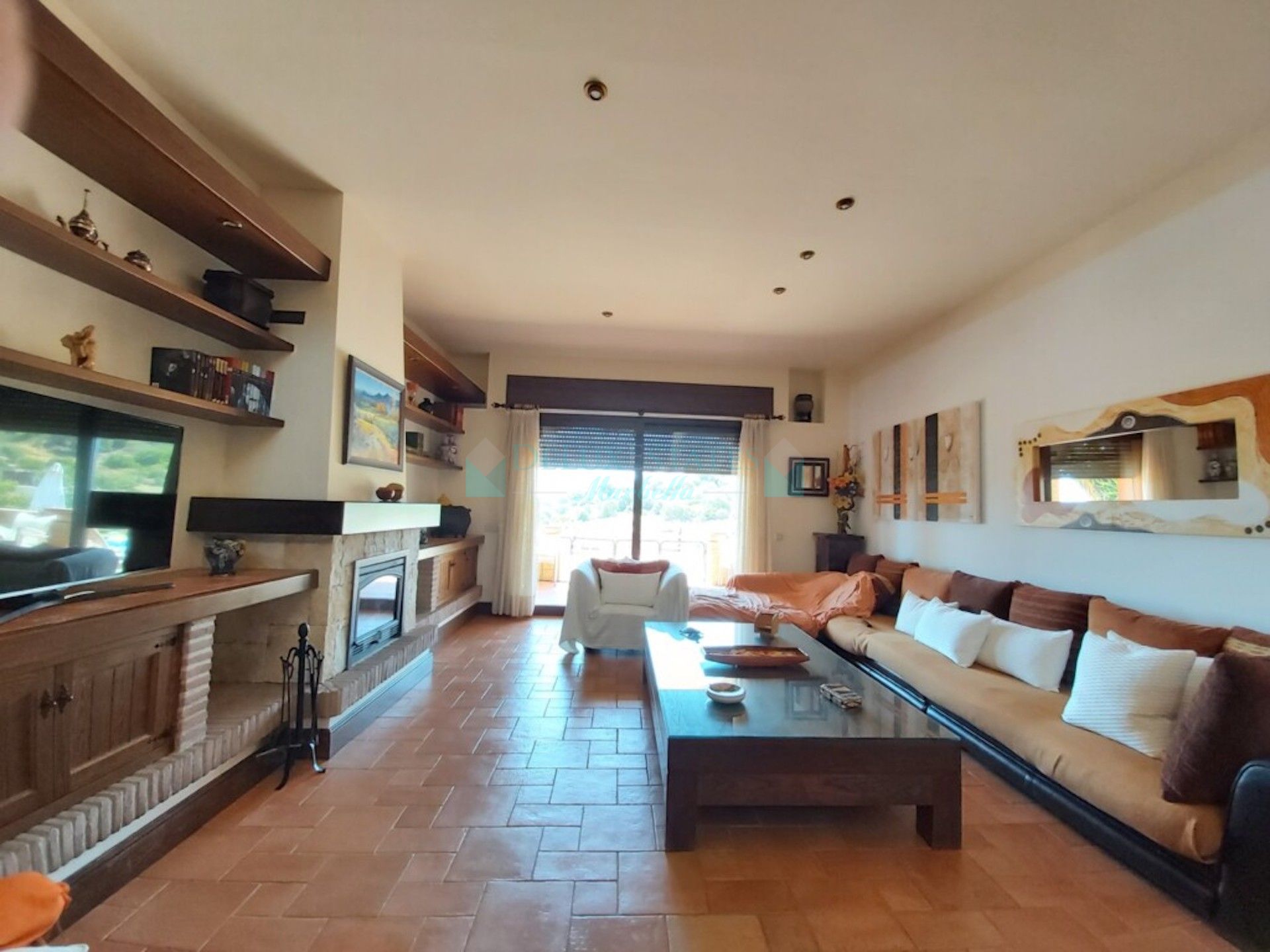 Villa for sale in Guadalobon, Estepona