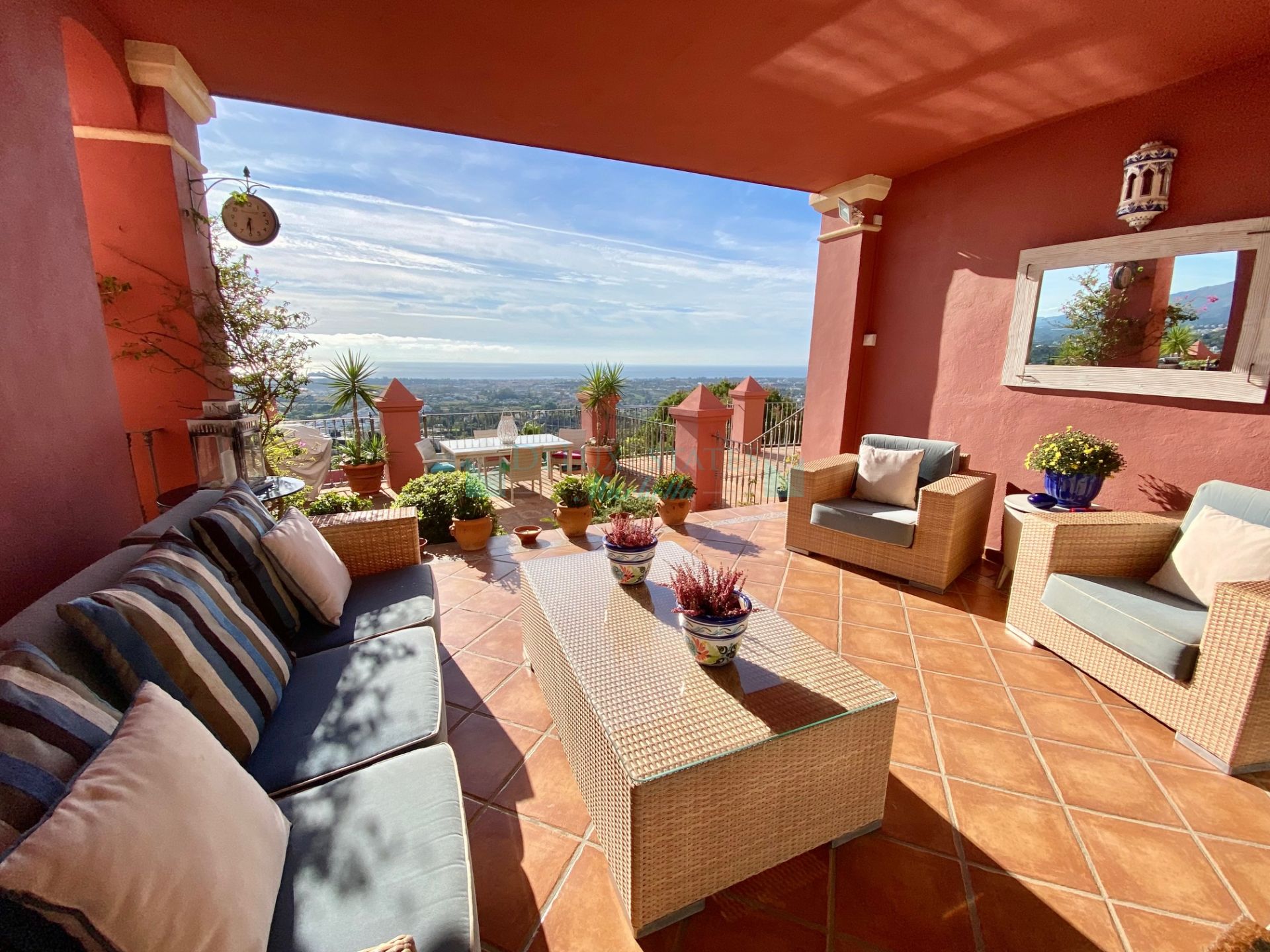 Ground Floor Apartment for sale in Monte Halcones, Benahavis