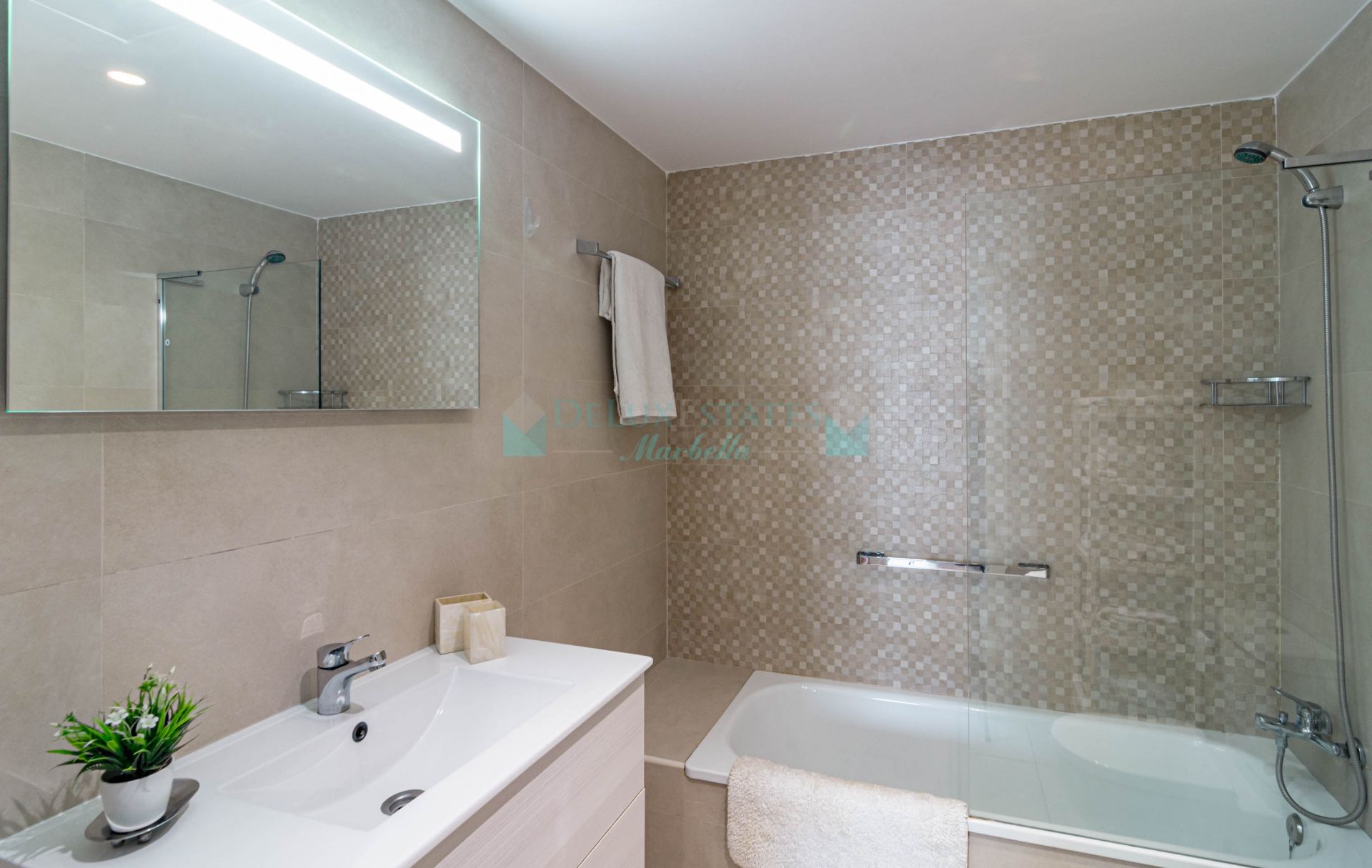 Apartment for sale in Nueva Andalucia