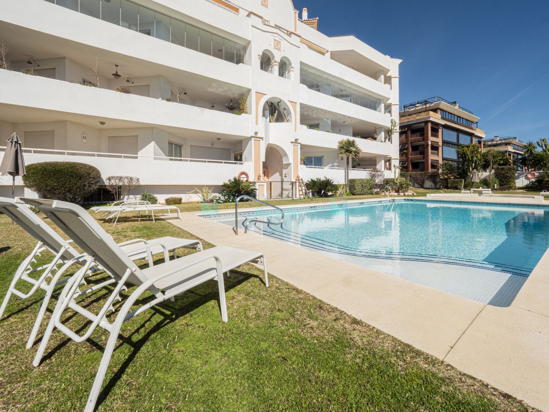 Apartment for sale in La Herradura, Marbella - Puerto Banus