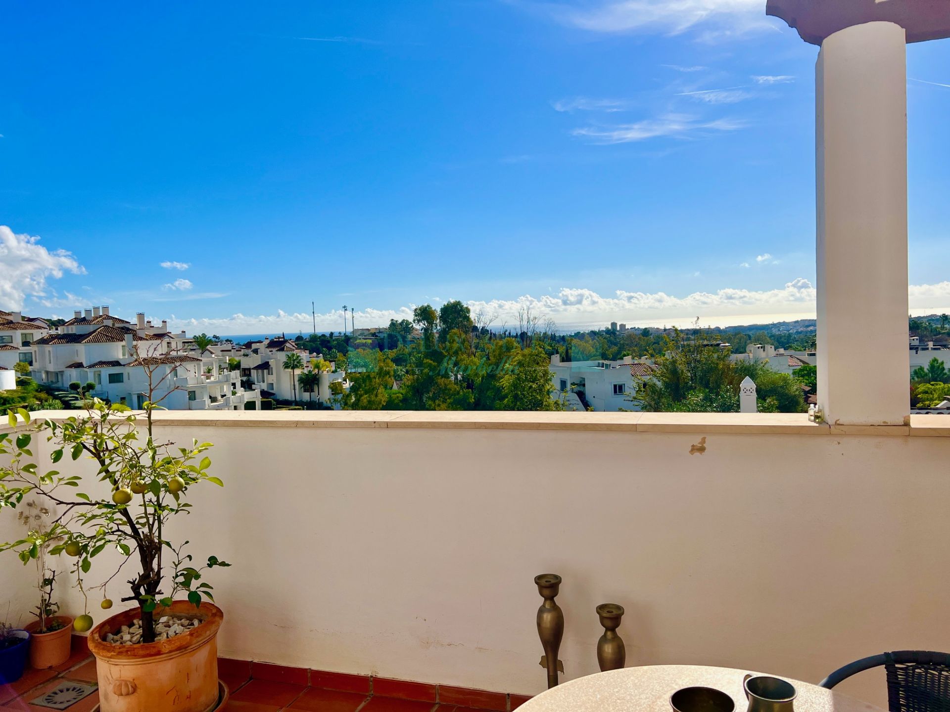 Apartment for sale in Aloha Royal, Nueva Andalucia