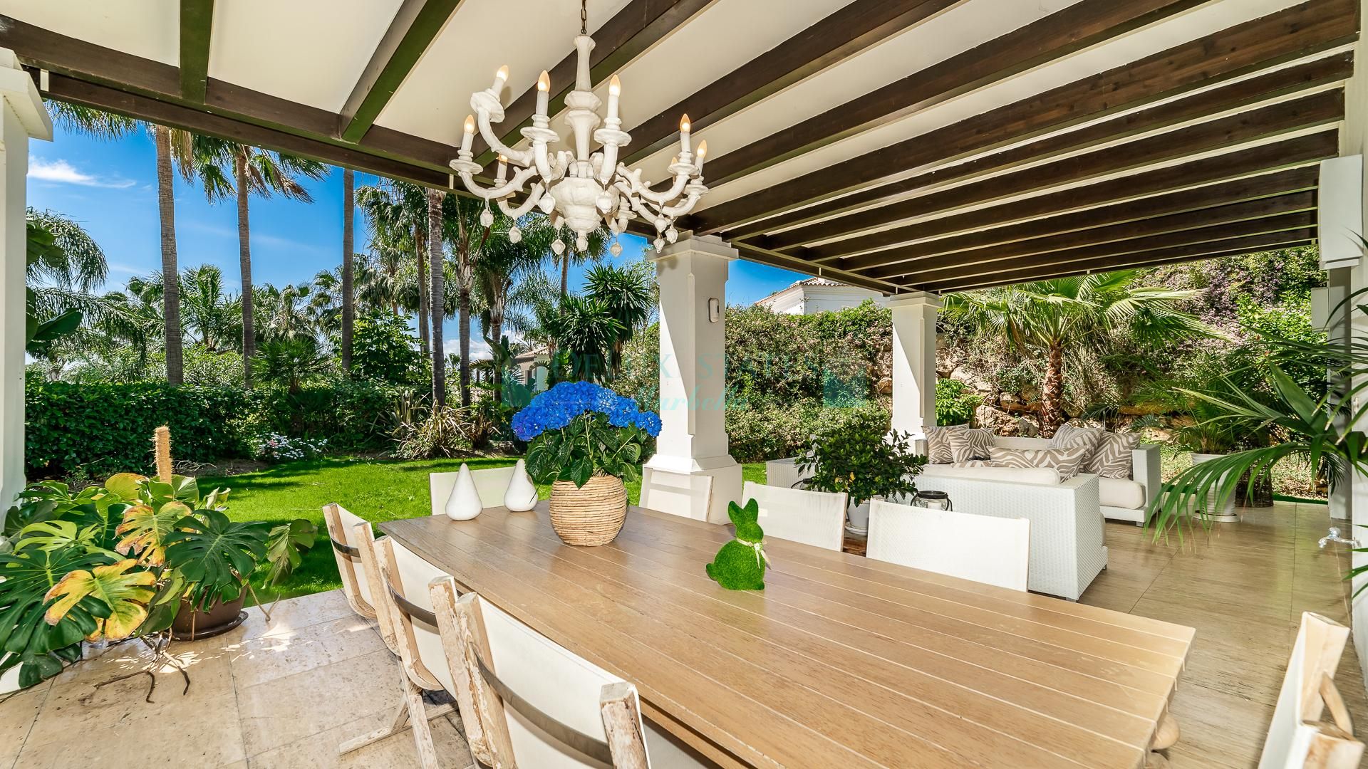 Villa for sale in Lomas de Magna Marbella, Marbella Golden Mile