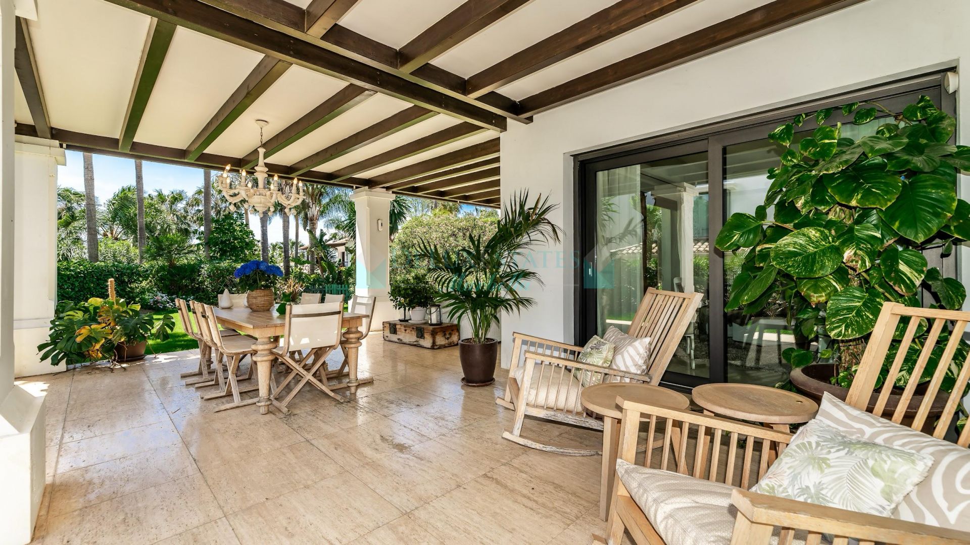 Villa for sale in Lomas de Magna Marbella, Marbella Golden Mile