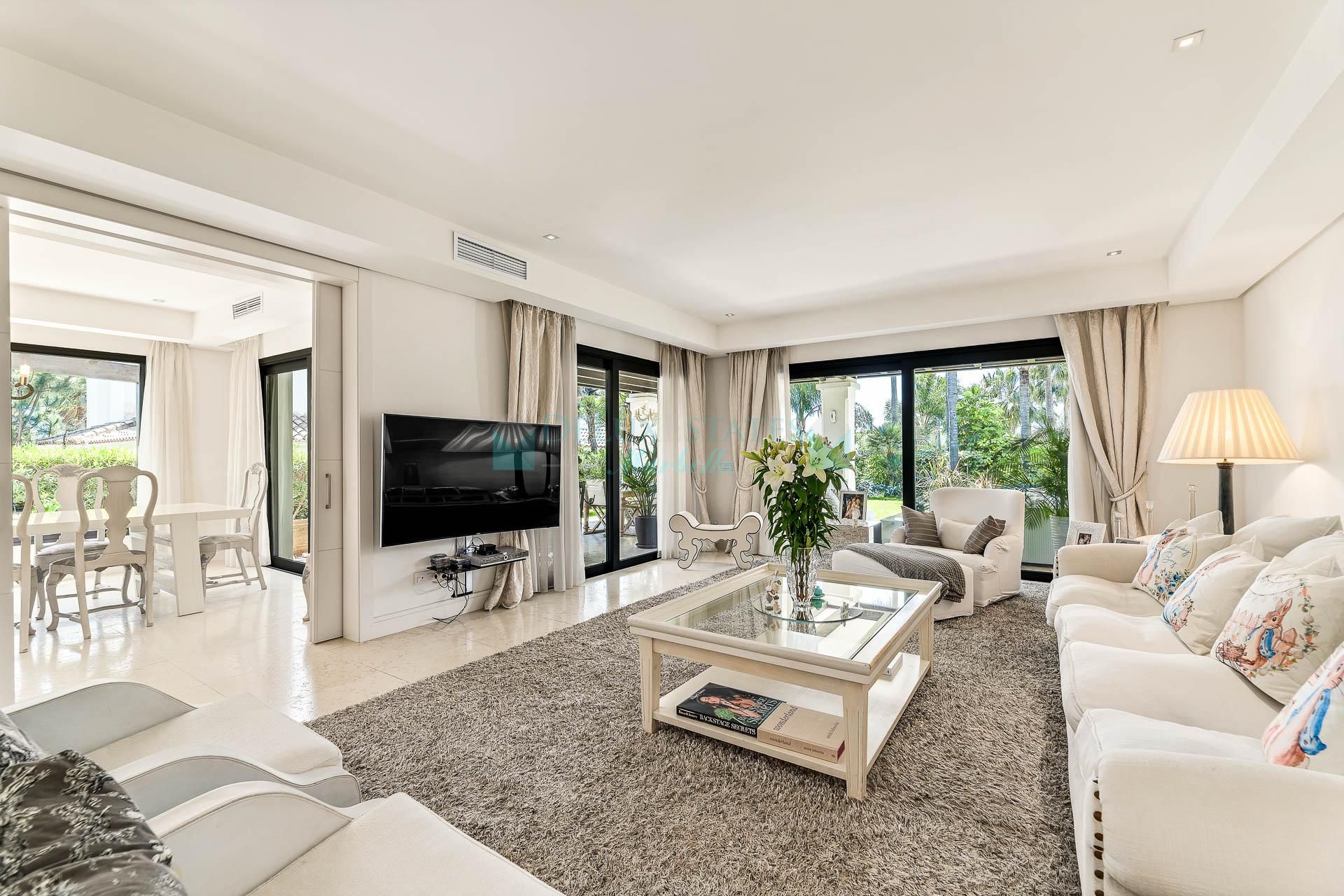 Villa for sale in Lomas de Magna Marbella, Marbella Golden Mile