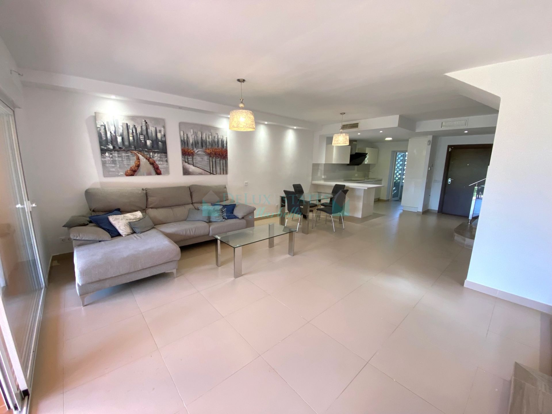 Semi Detached House for sale in El Paraiso, Estepona