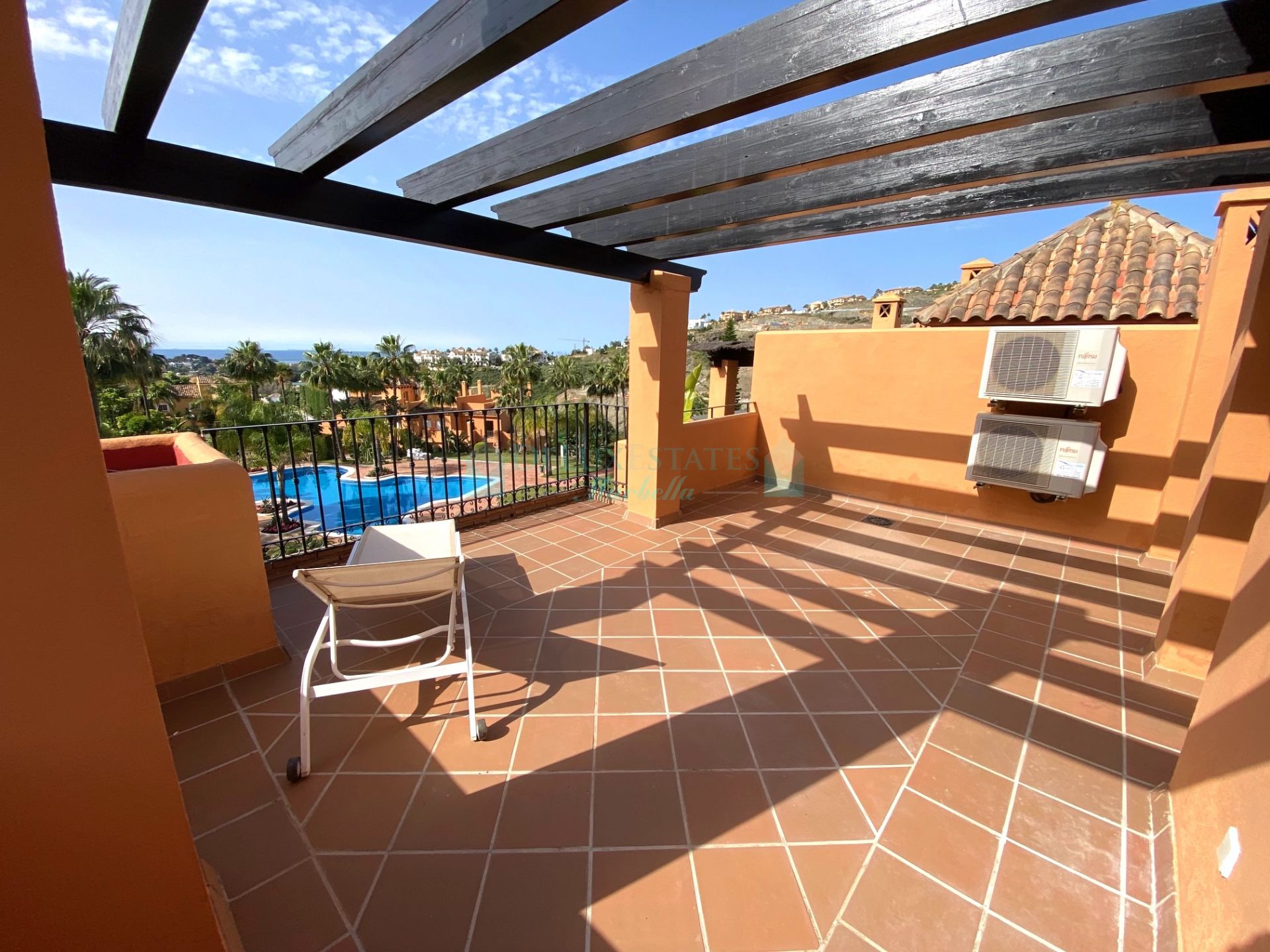 Semi Detached House for sale in El Paraiso, Estepona