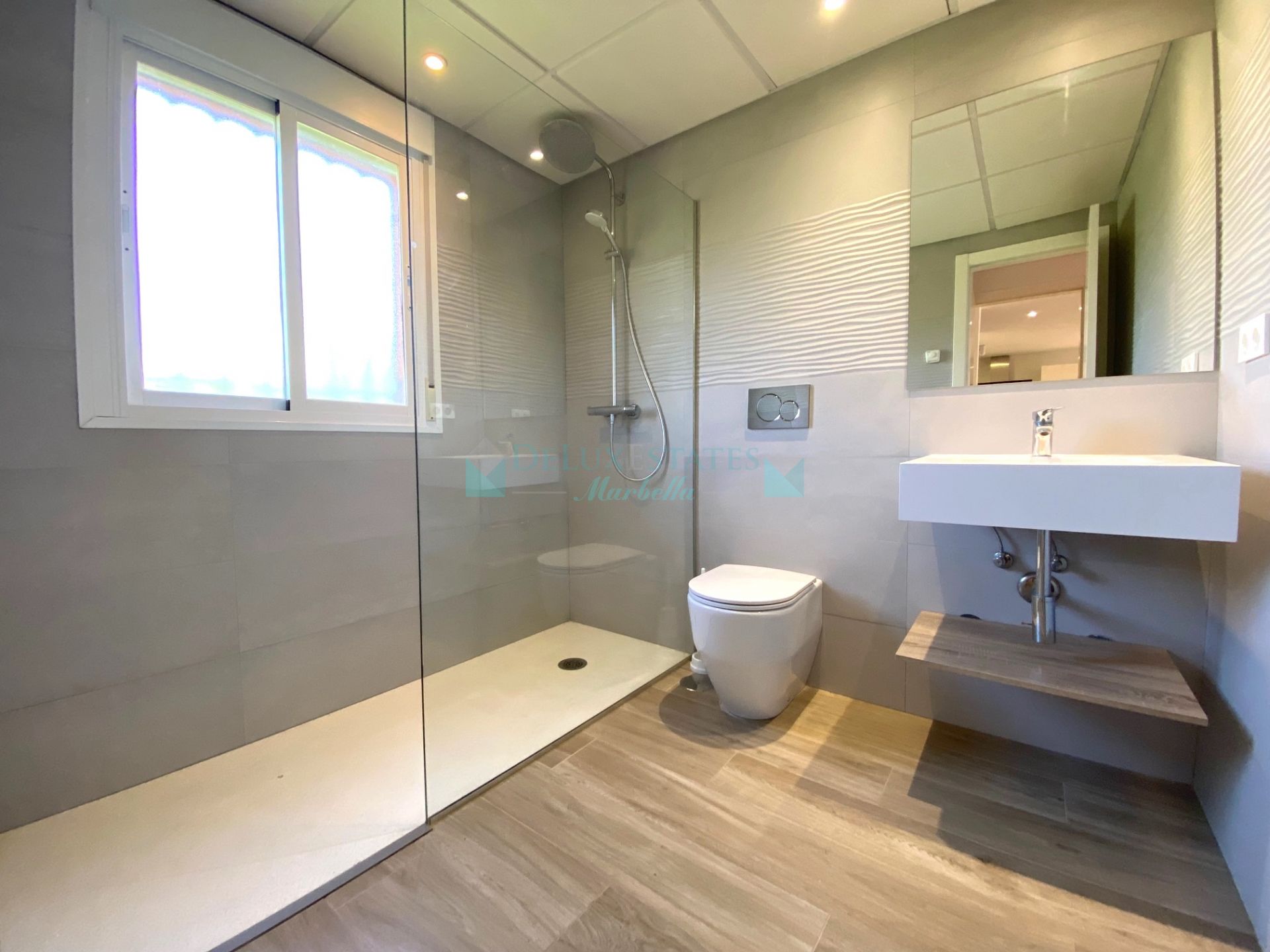 Semi Detached House for sale in El Paraiso, Estepona