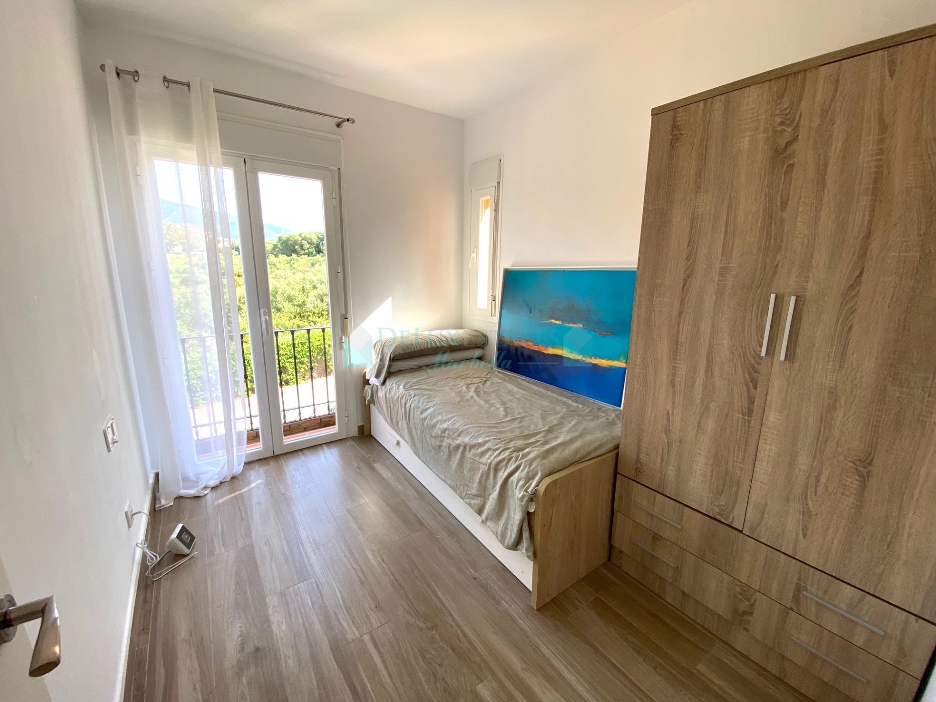 Semi Detached House for sale in El Paraiso, Estepona