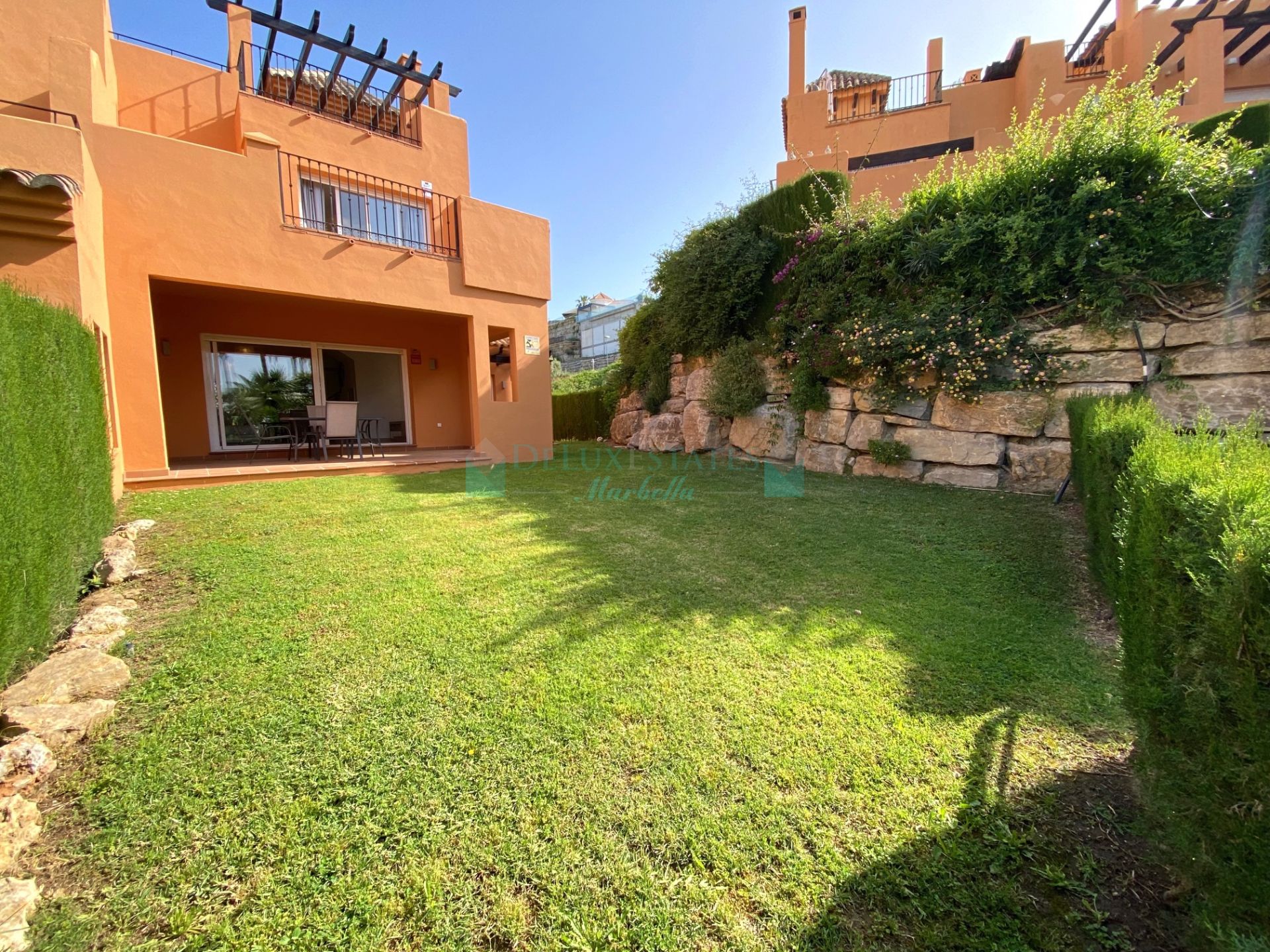 Semi Detached House for sale in El Paraiso, Estepona
