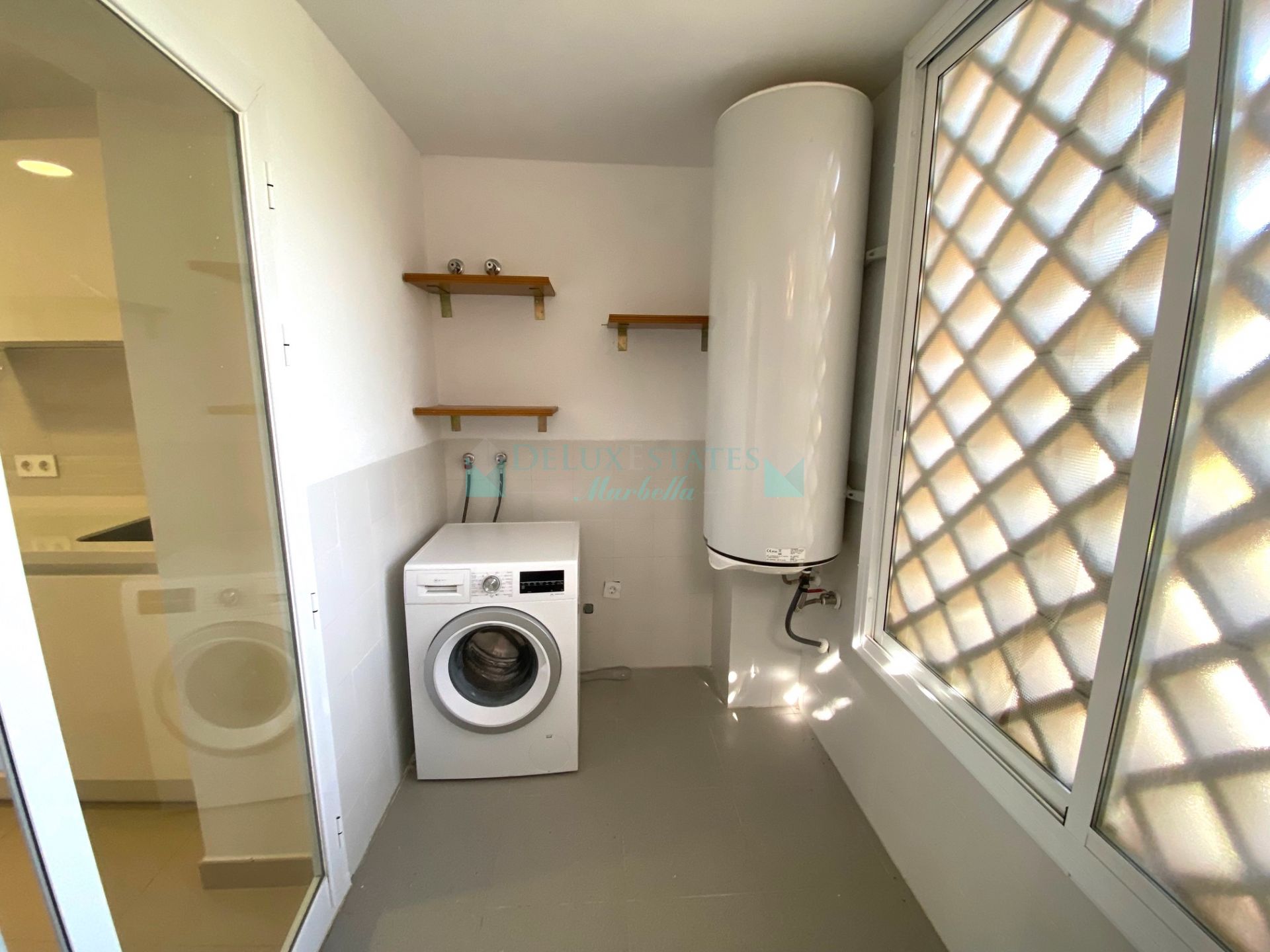 Semi Detached House for sale in El Paraiso, Estepona