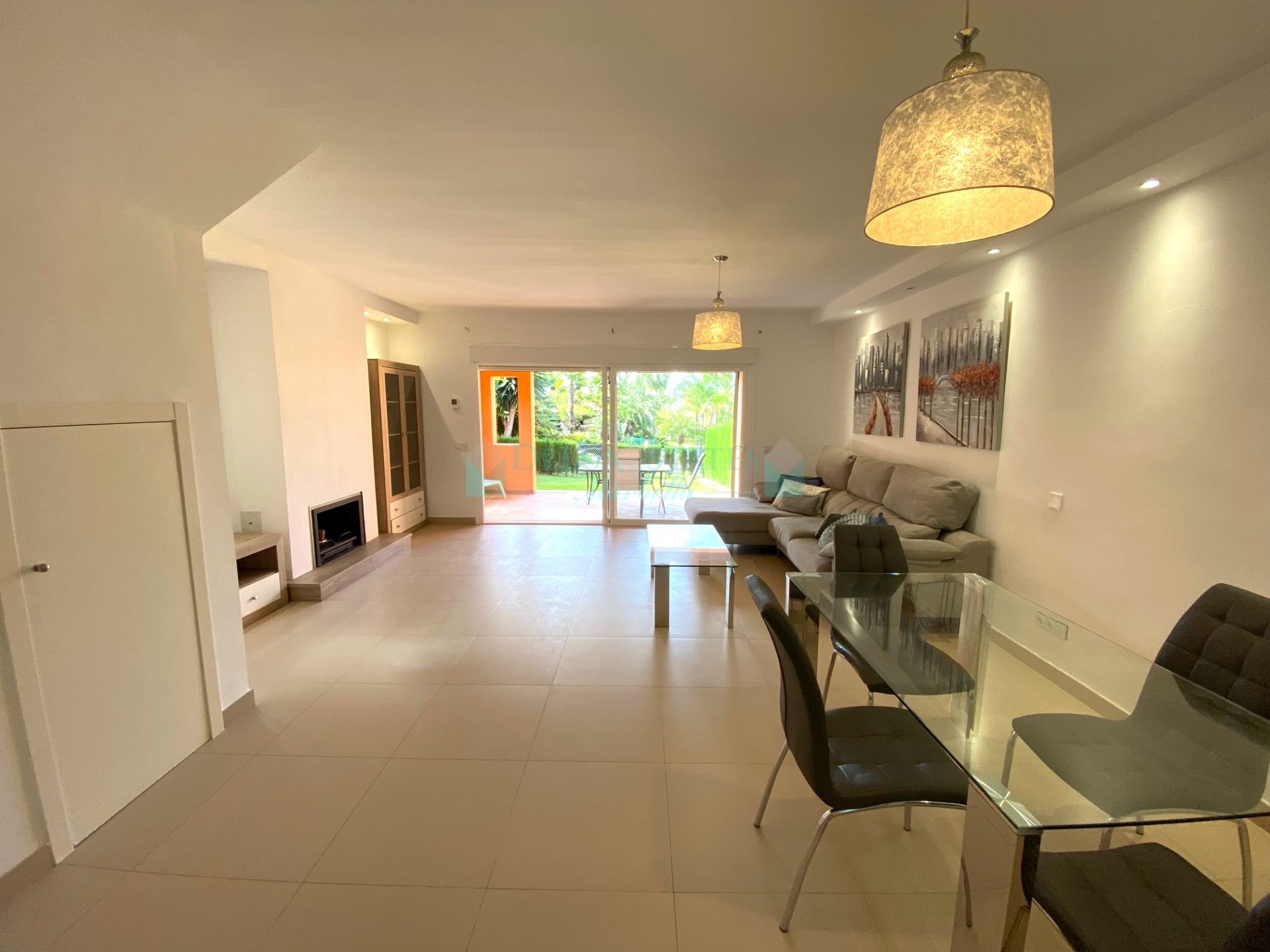 Semi Detached House for sale in El Paraiso, Estepona