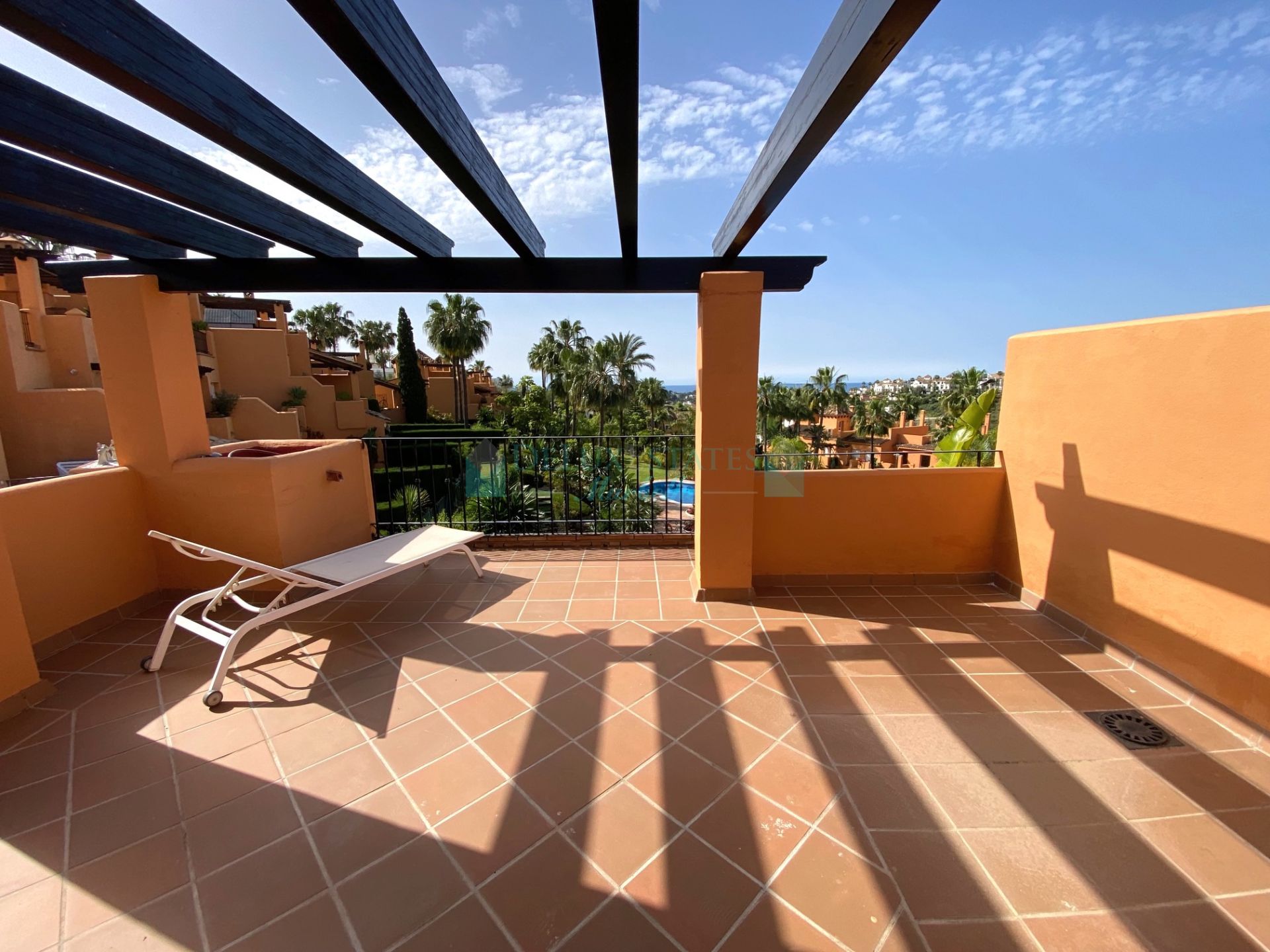 Semi Detached House for sale in El Paraiso, Estepona