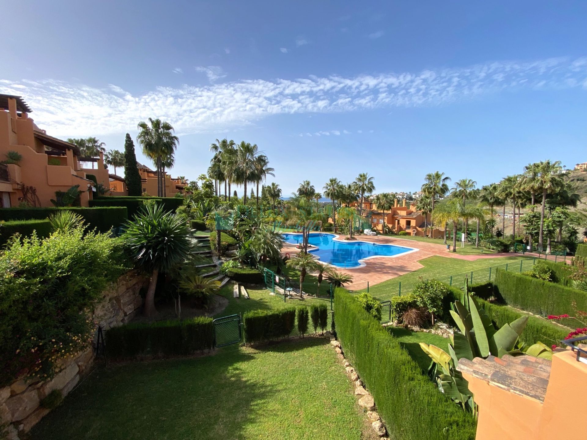 Semi Detached House for sale in El Paraiso, Estepona