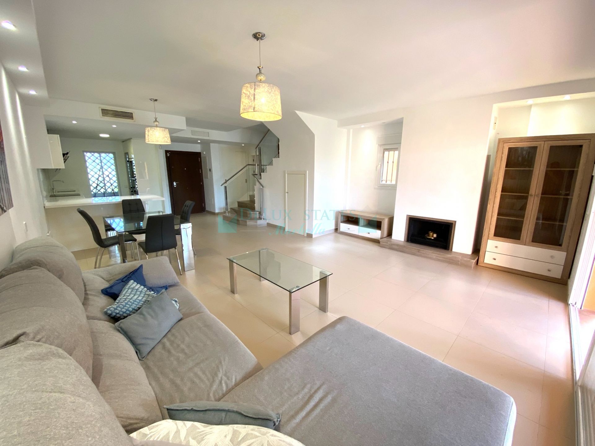 Semi Detached House for sale in El Paraiso, Estepona